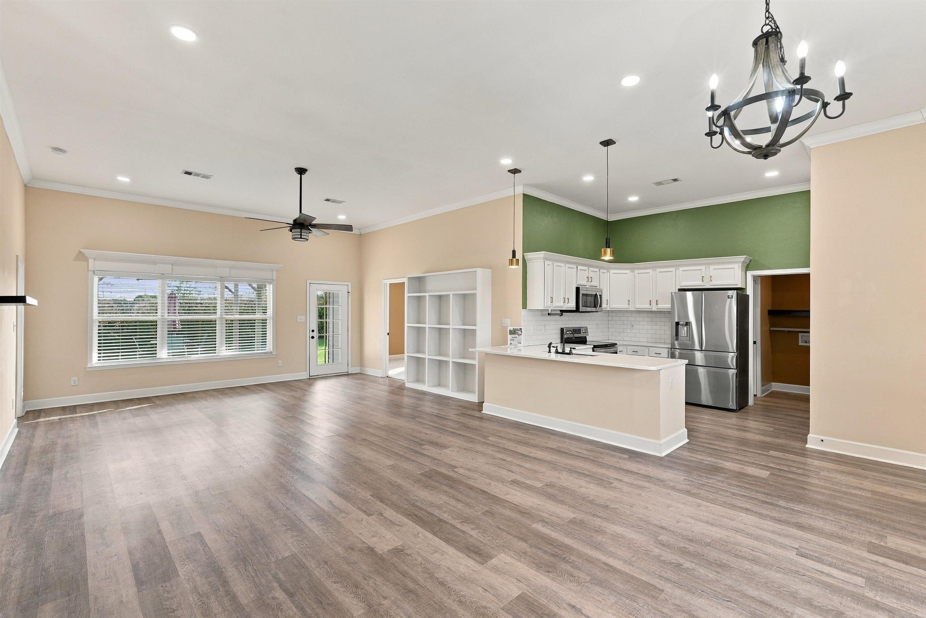 1720 Whitehaven Drive Property Photo 3