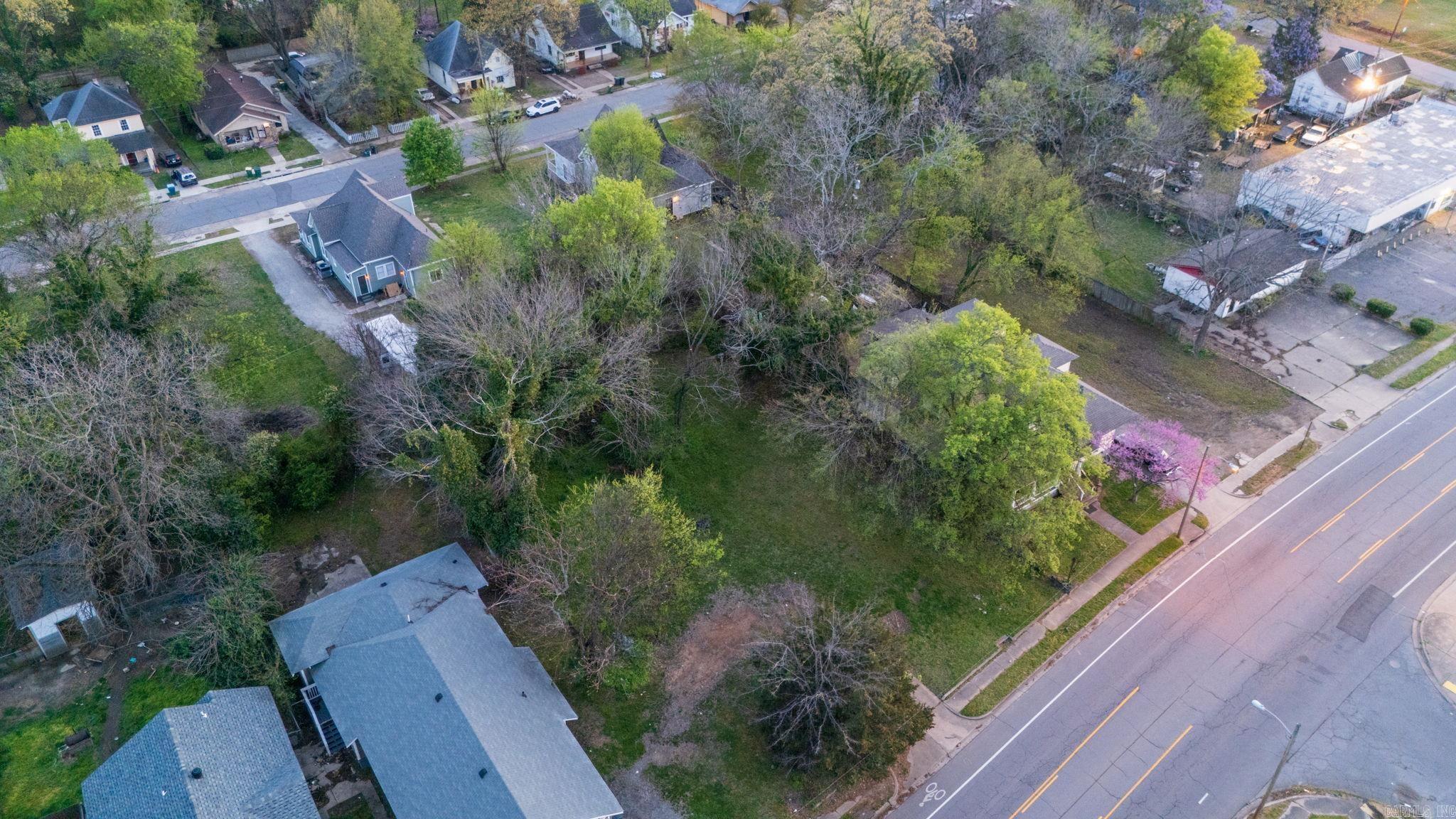 2419 W 12th Street Property Photo 5