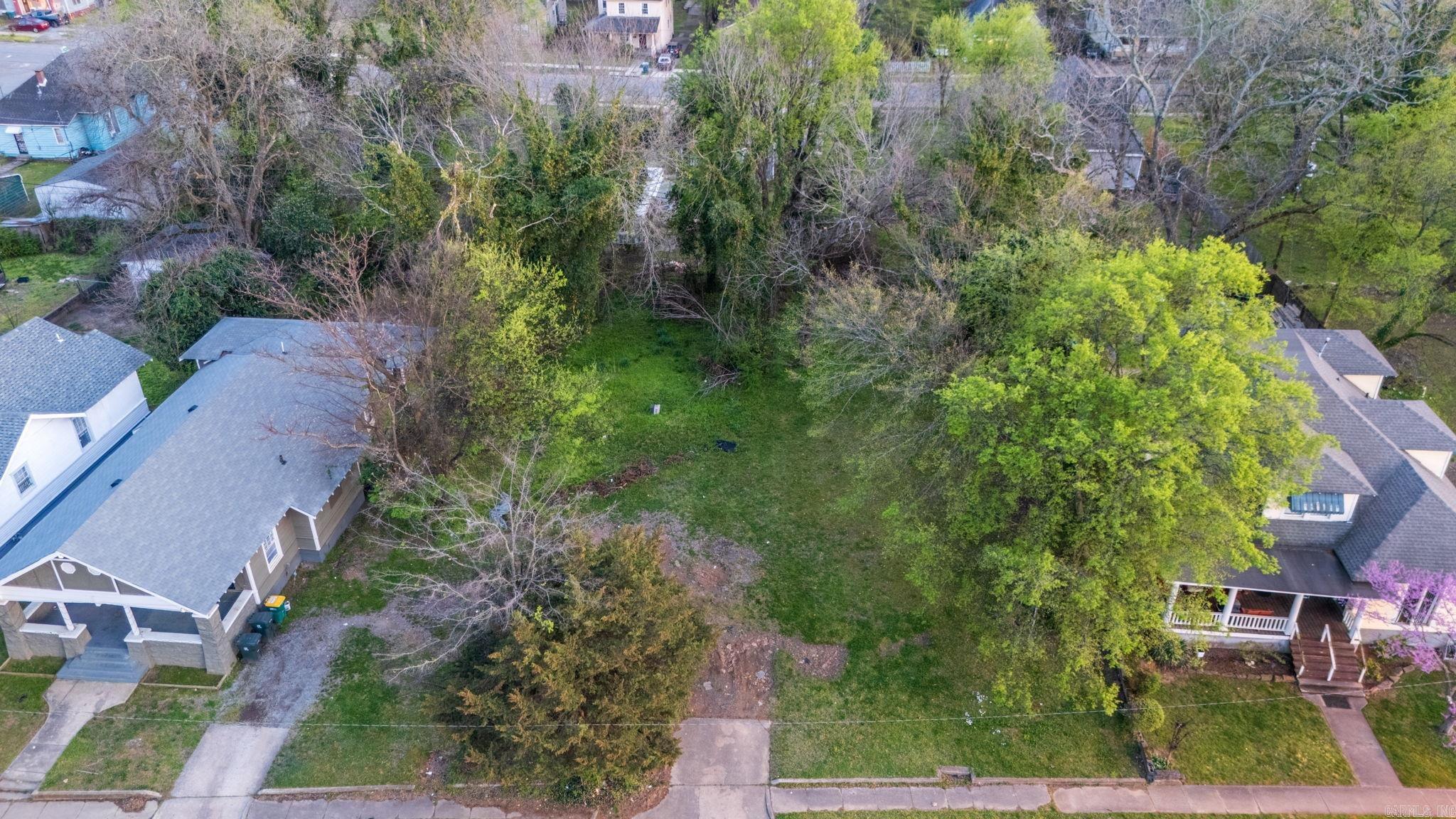 2419 W 12th Street Property Photo 7