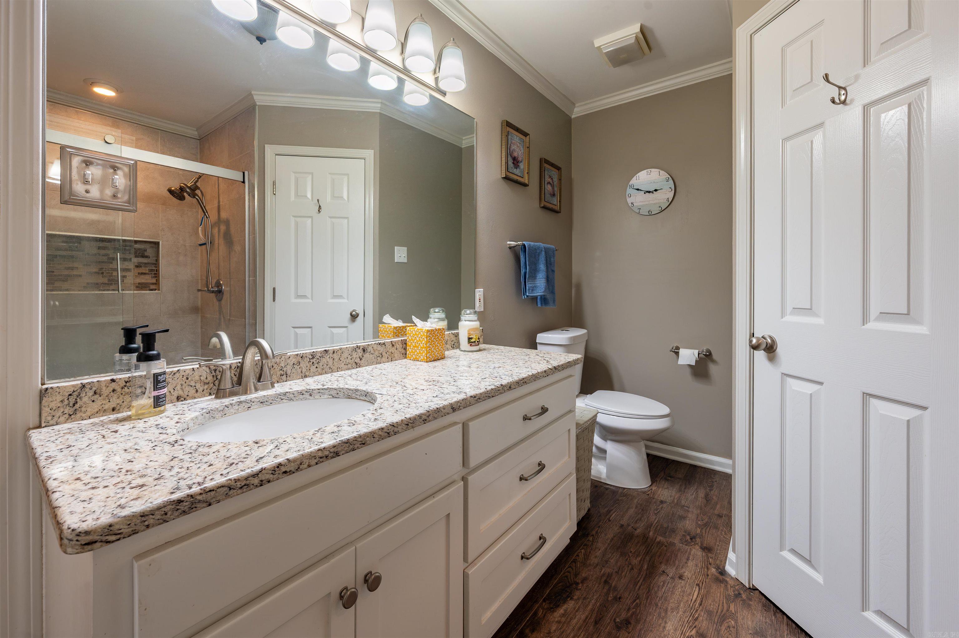 17 Robin Lane Property Photo 21