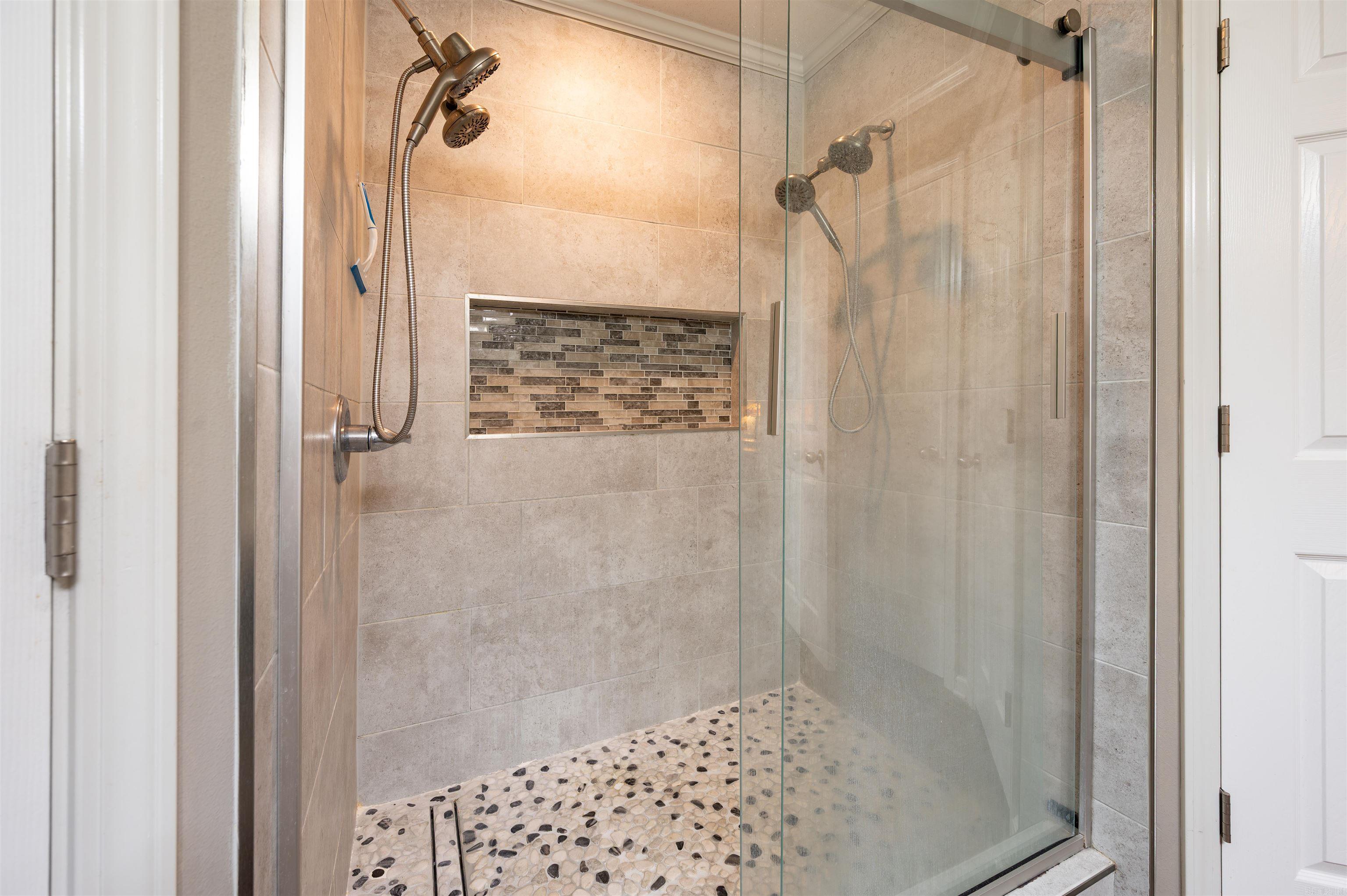 17 Robin Lane Property Photo 22