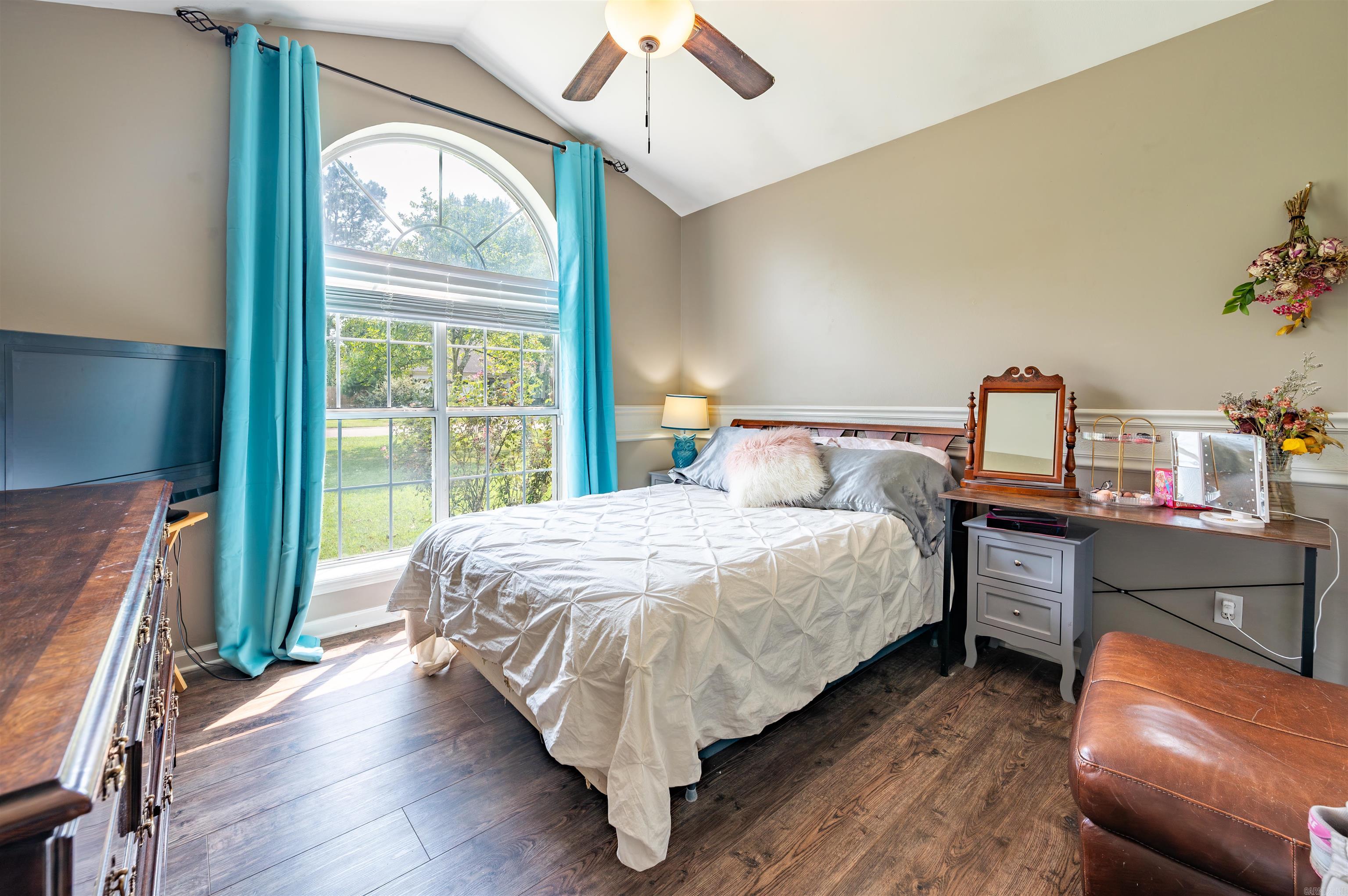 17 Robin Lane Property Photo 25