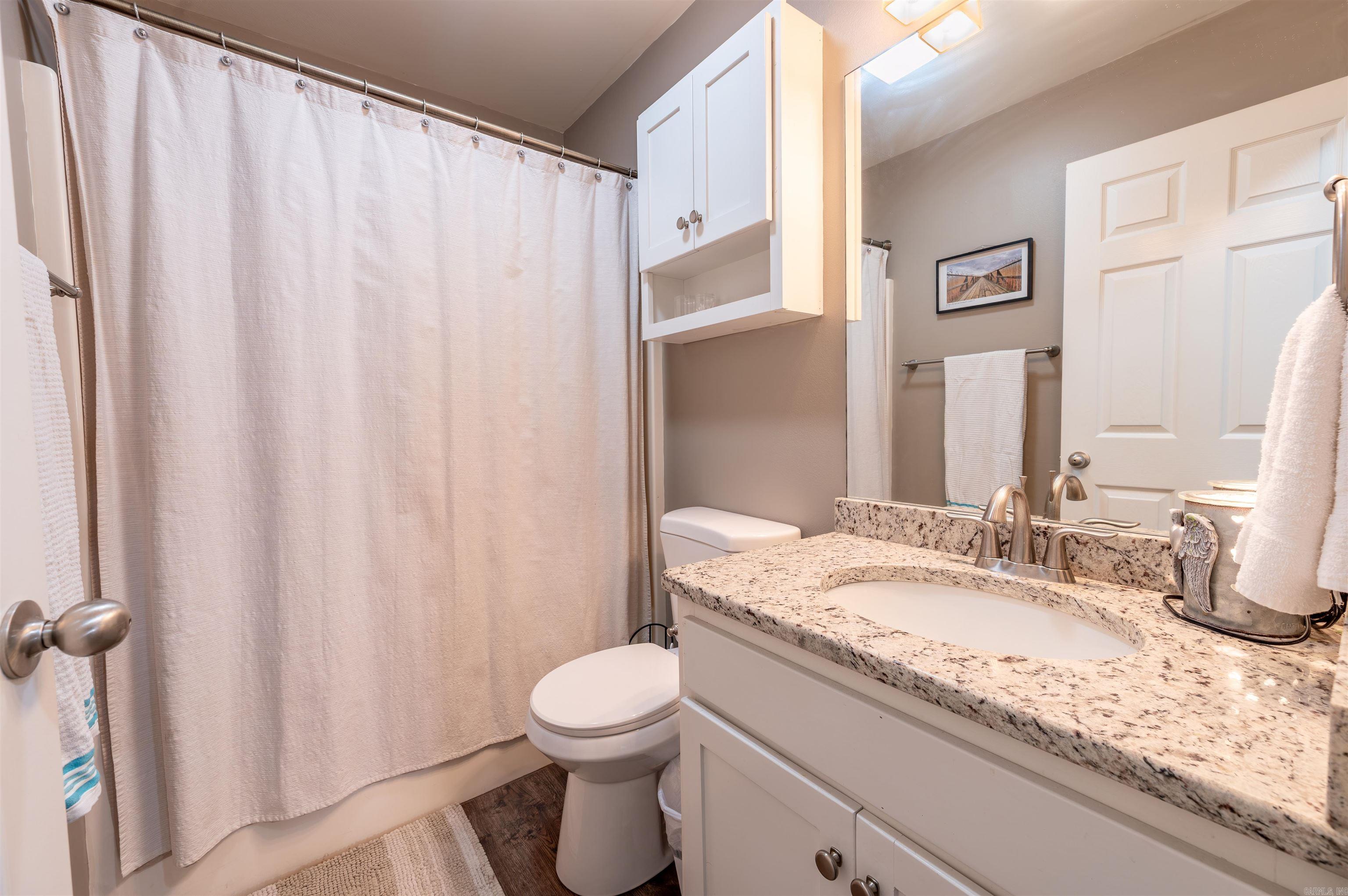 17 Robin Lane Property Photo 26