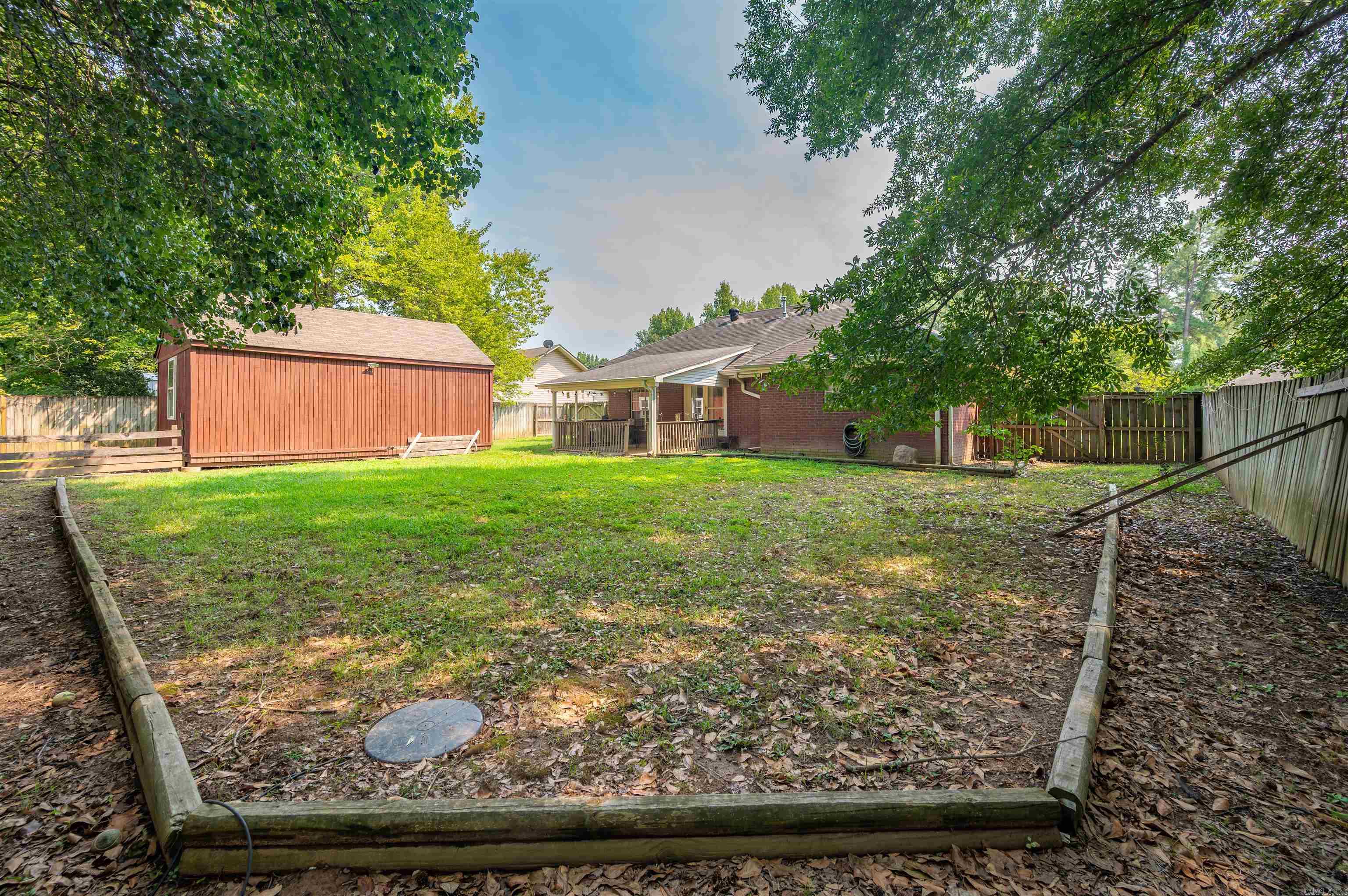 17 Robin Lane Property Photo 28