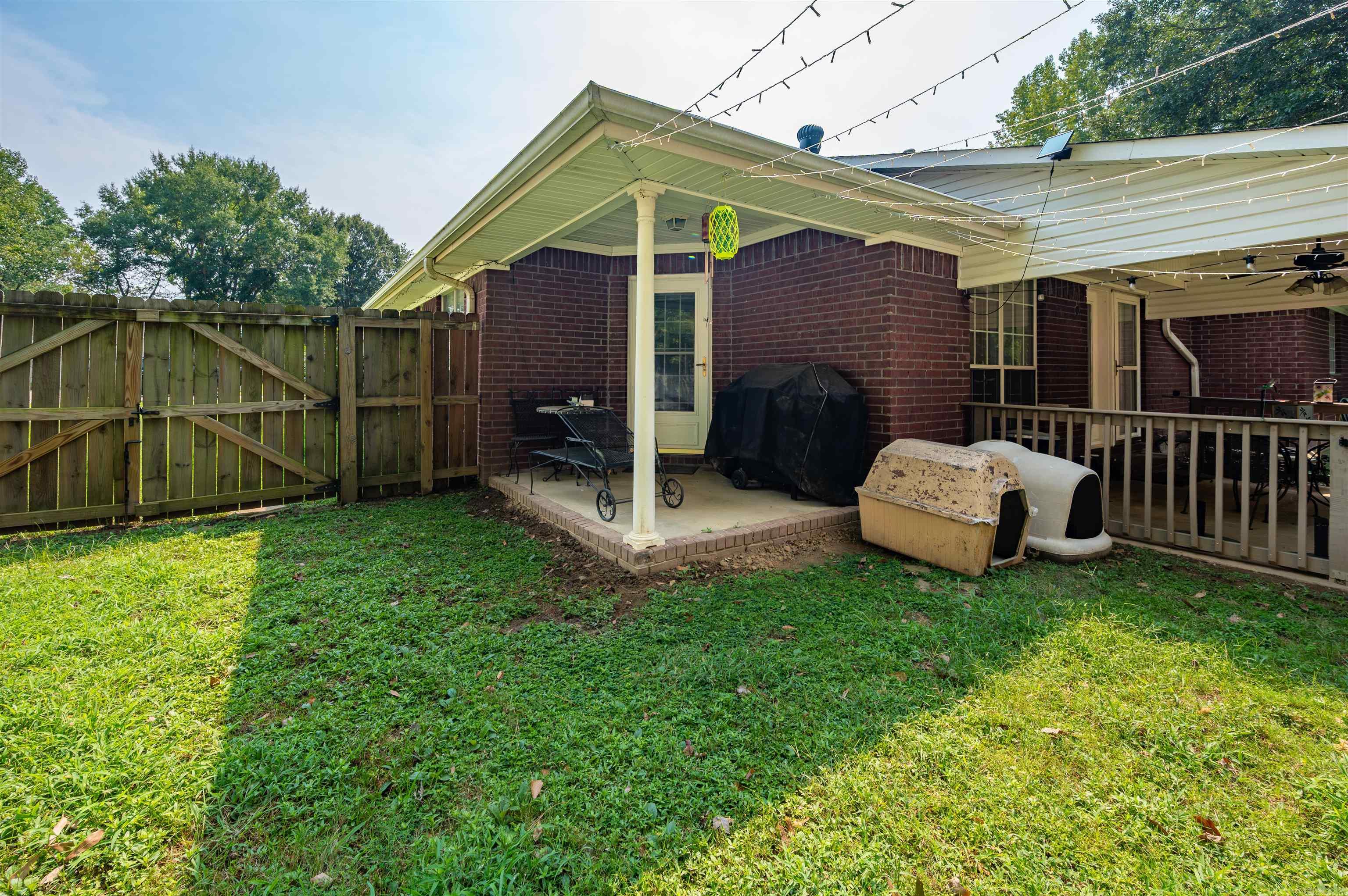17 Robin Lane Property Photo 30