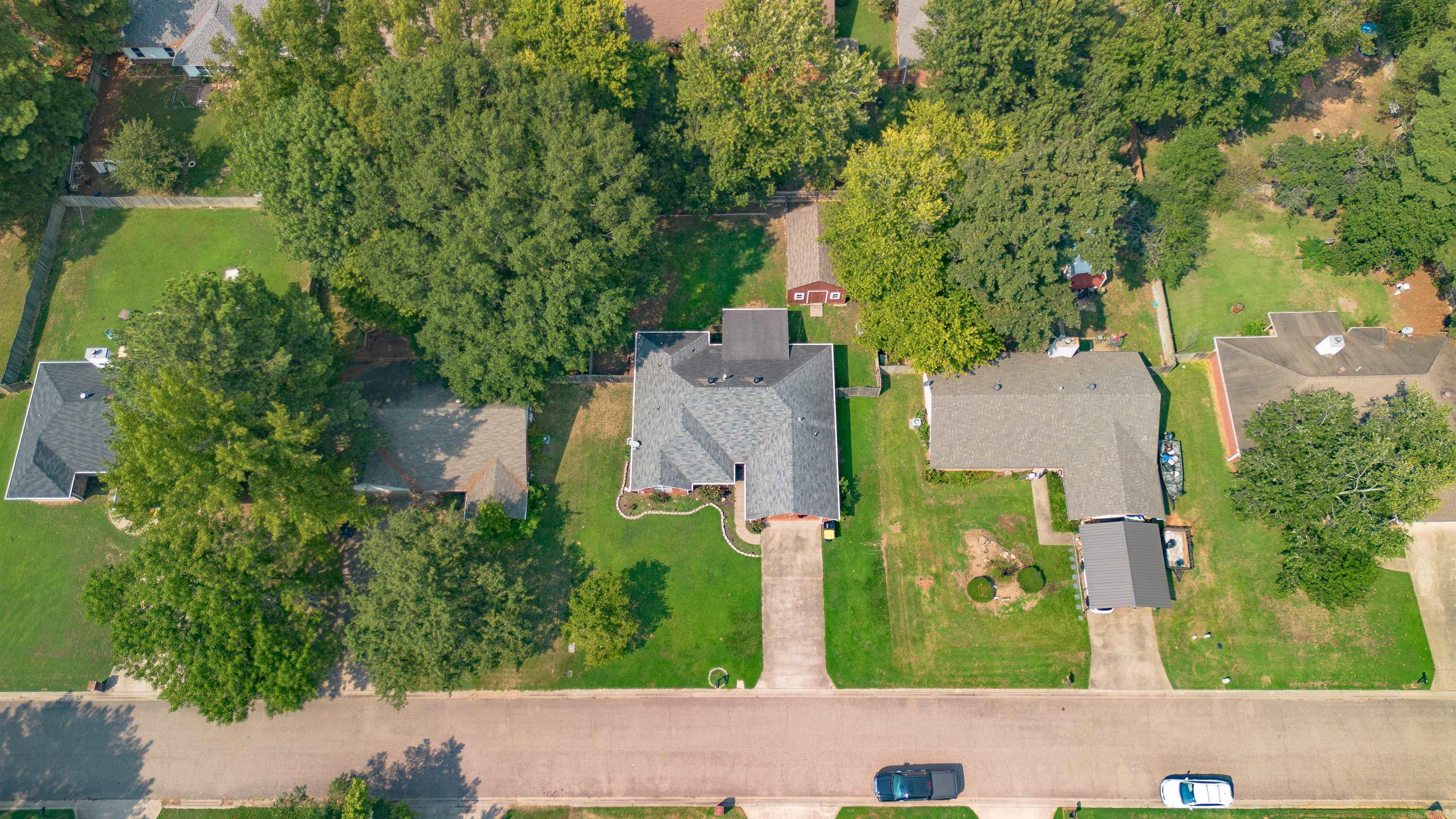 17 Robin Lane Property Photo 37