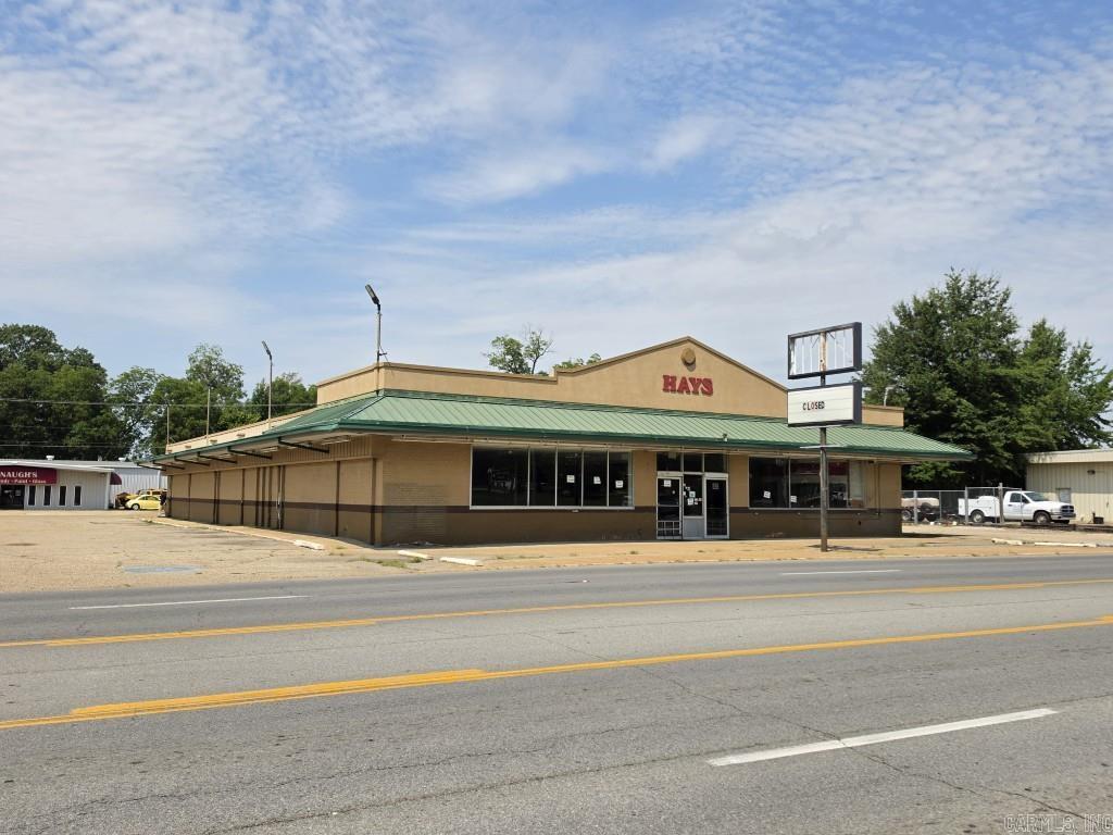 115 S Falls Blvd
