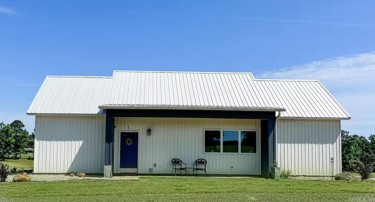 173 Old Deroche Cutoff Property Photo 2