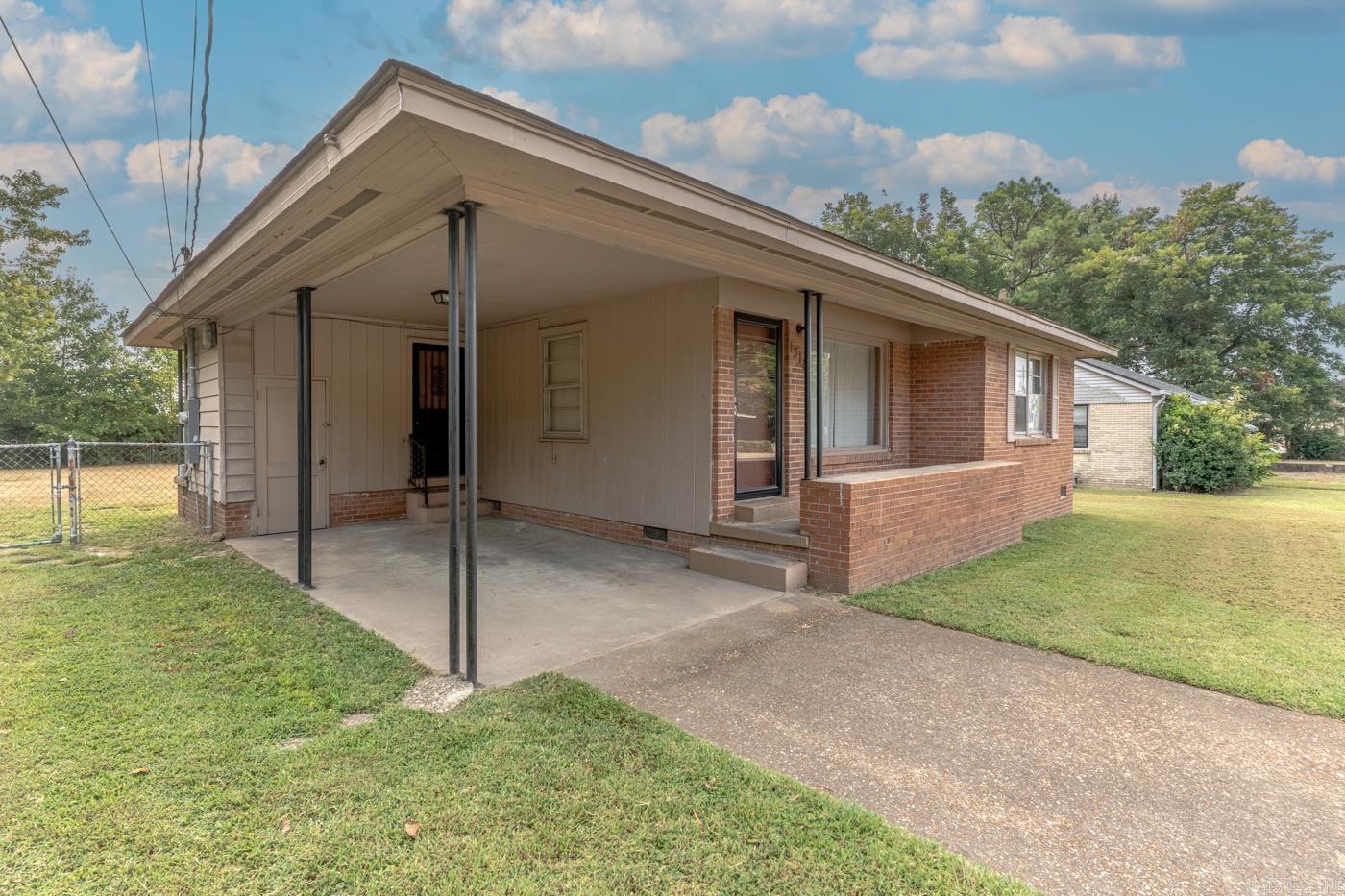 1318 Pardew St Property Photo 2