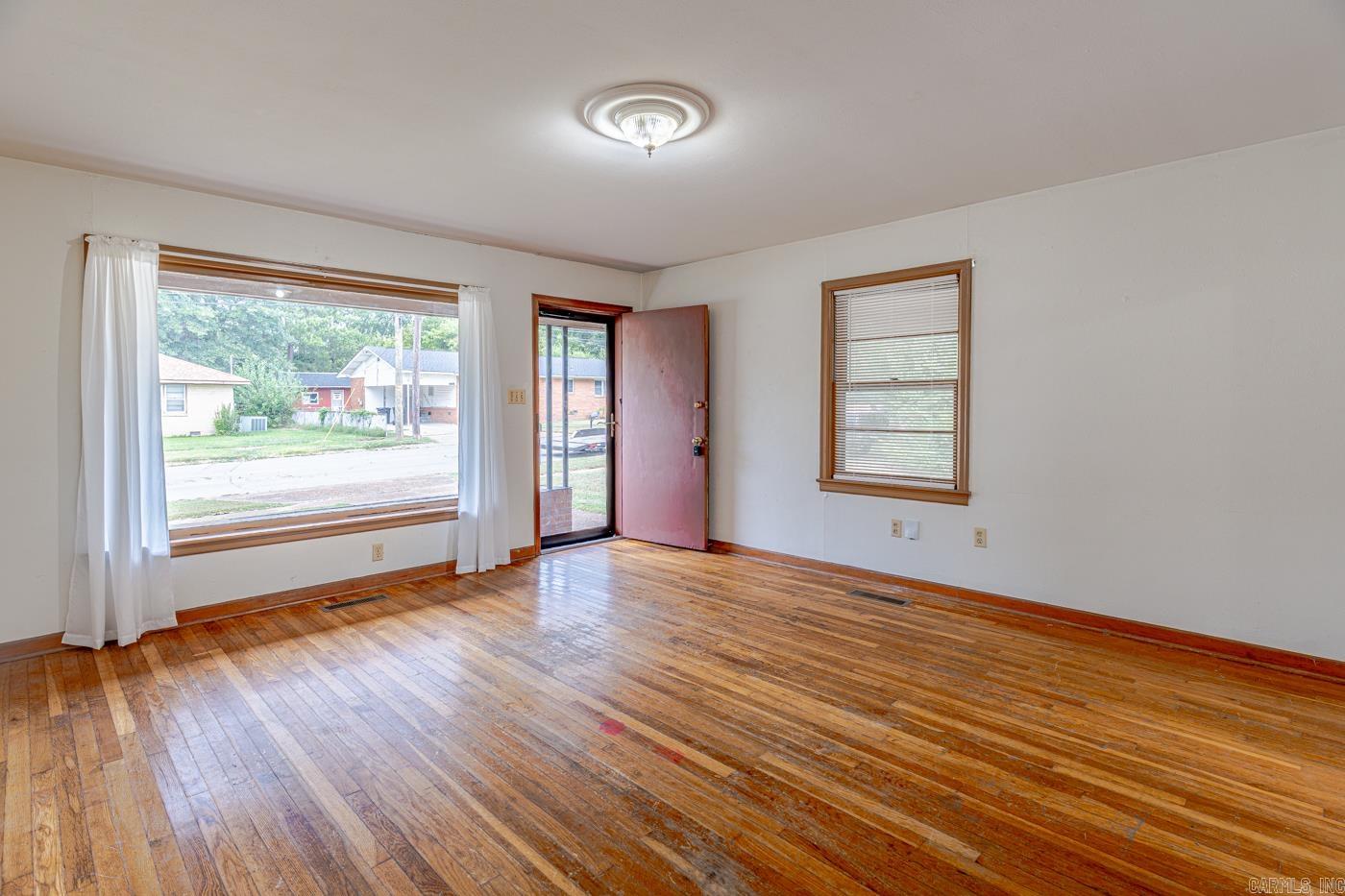 1318 Pardew St Property Photo 8