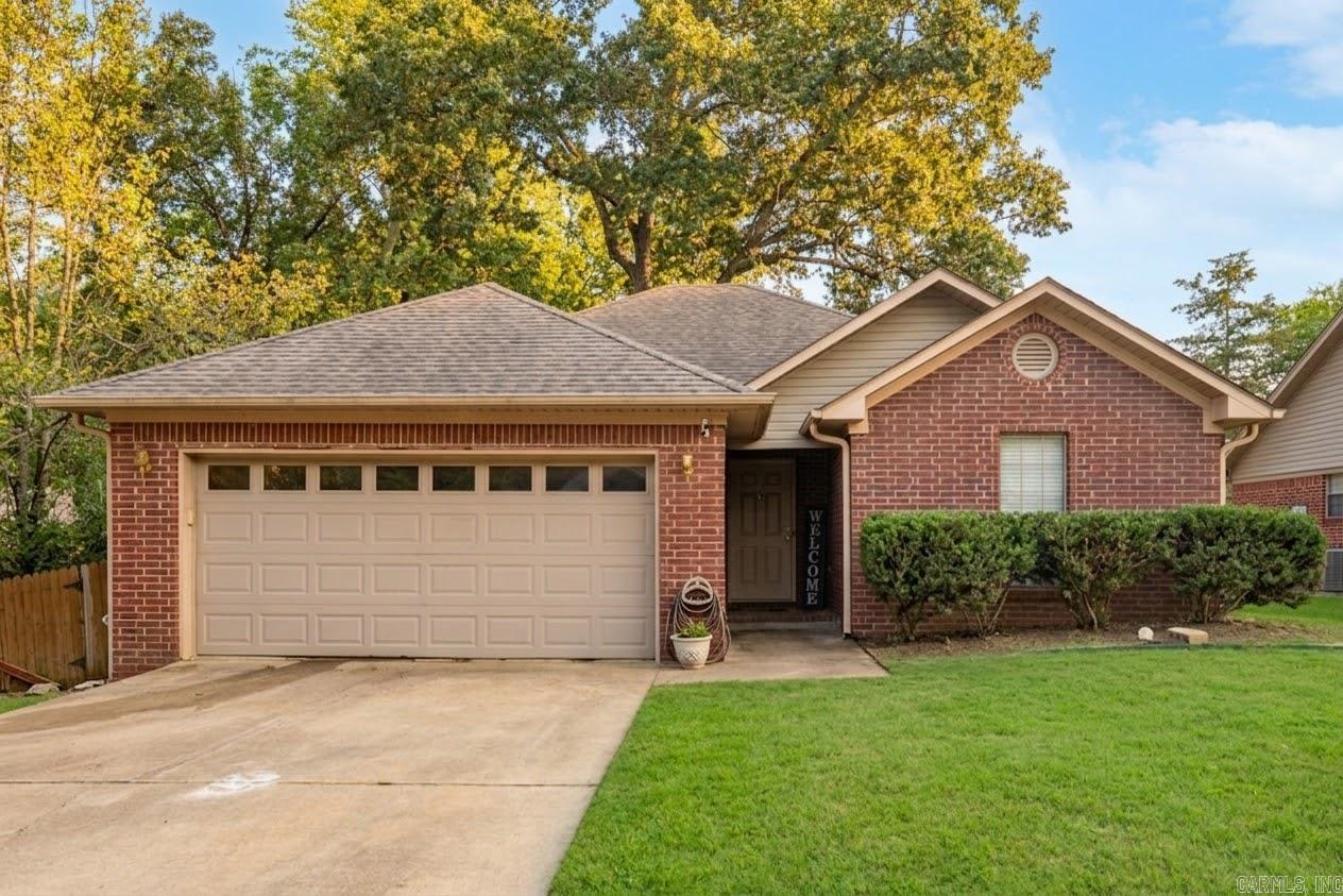 270 Pickwicket Dr Property Photo 1