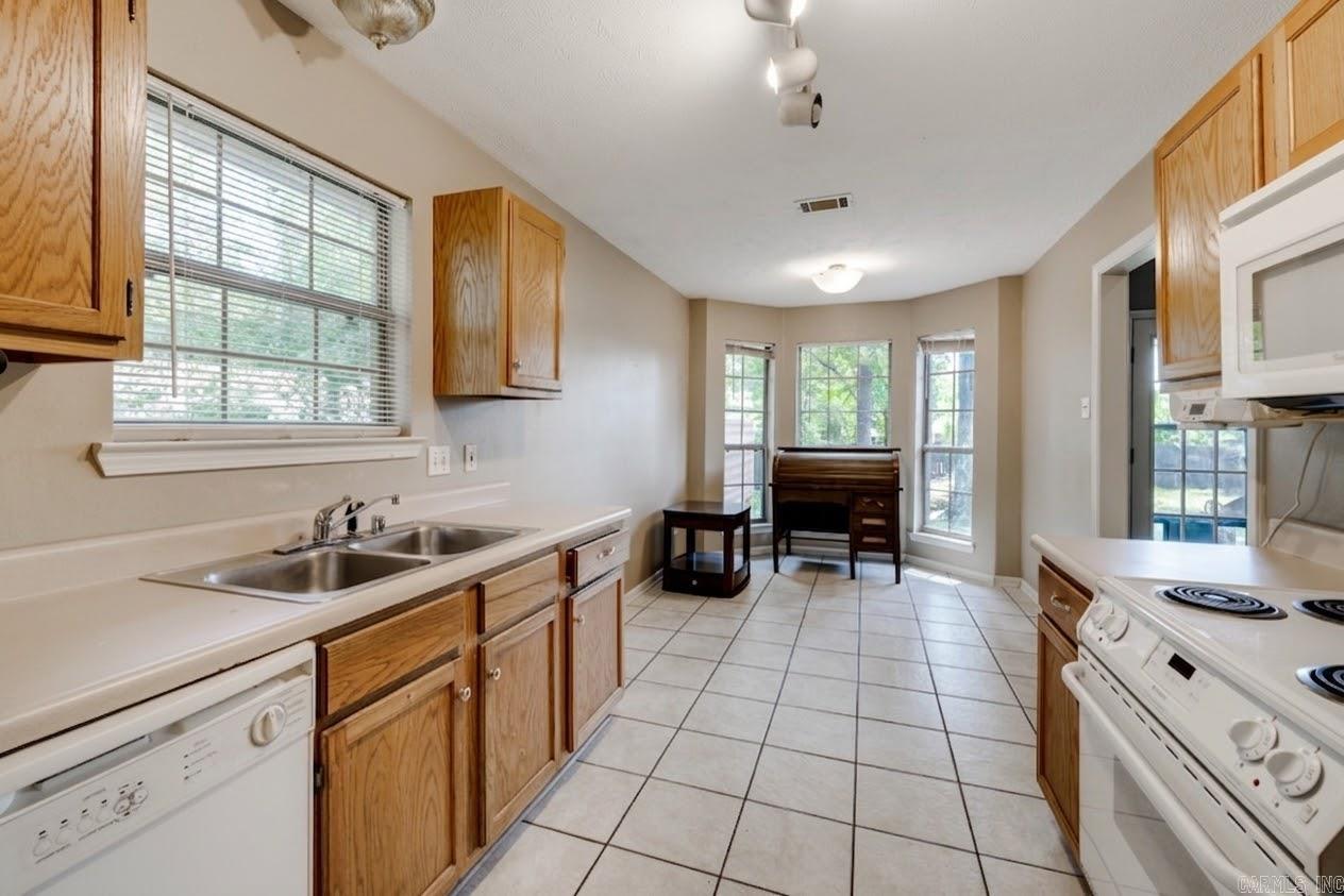 270 Pickwicket Dr Property Photo 10