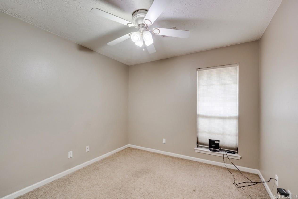 270 Pickwicket Dr Property Photo 16