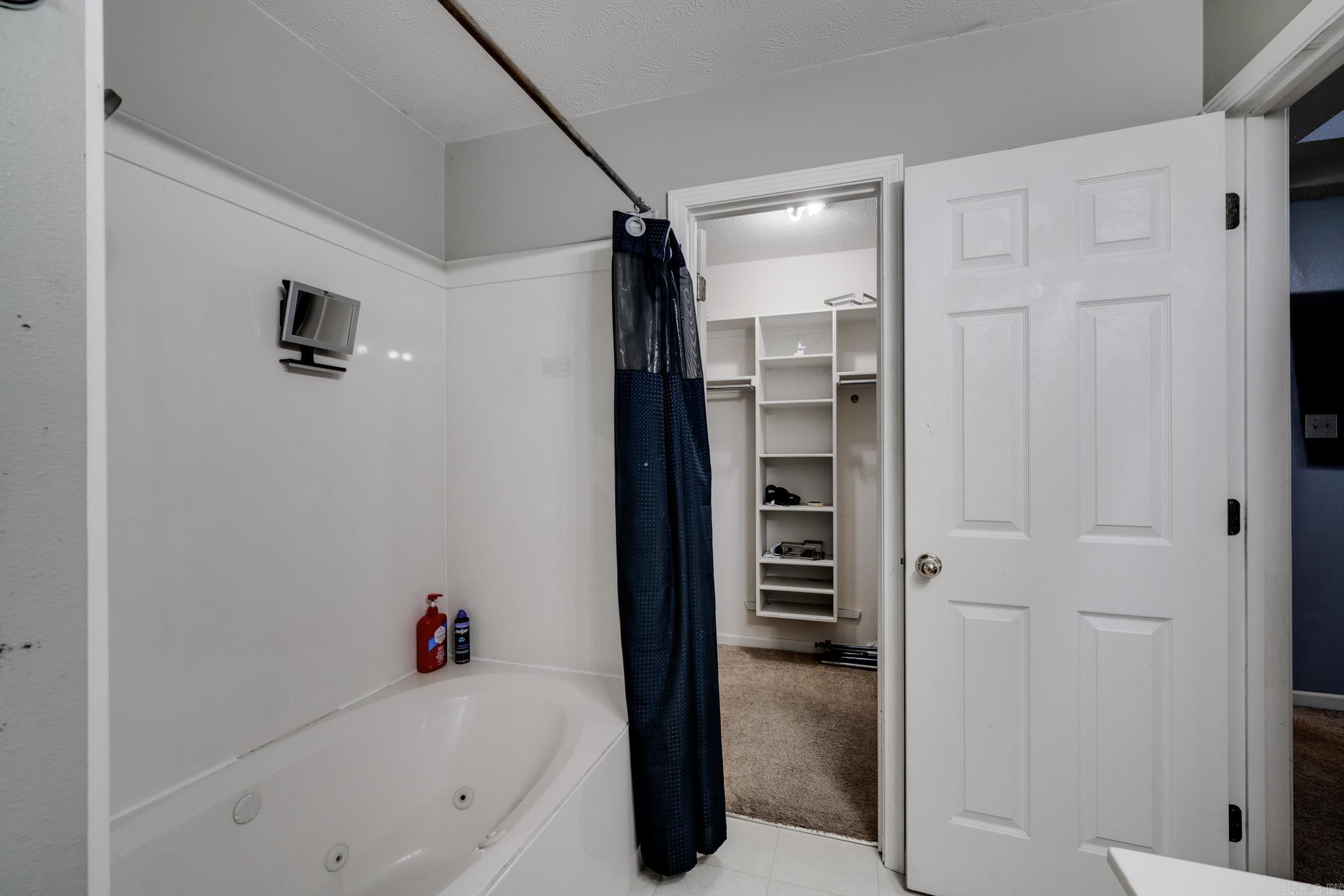 270 Pickwicket Dr Property Photo 25