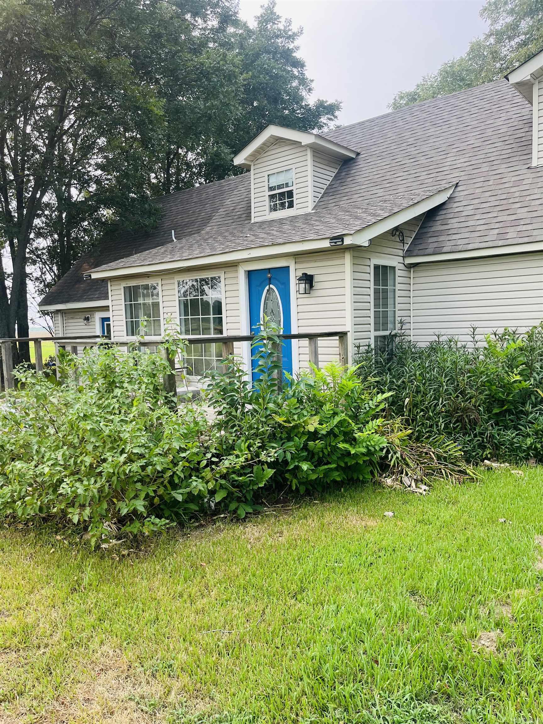 2027 E 82 Highway Property Photo 1