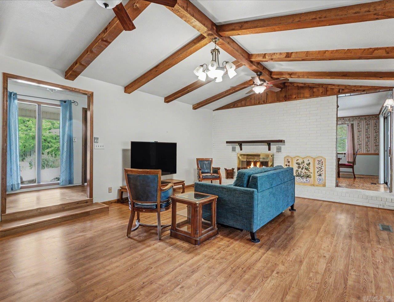 186 Echo Point Property Photo 6