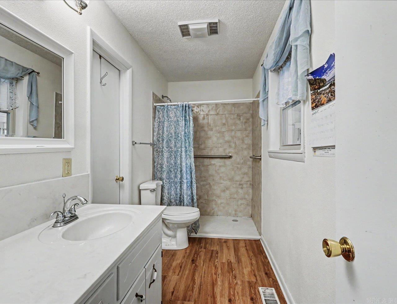 186 Echo Point Property Photo 24