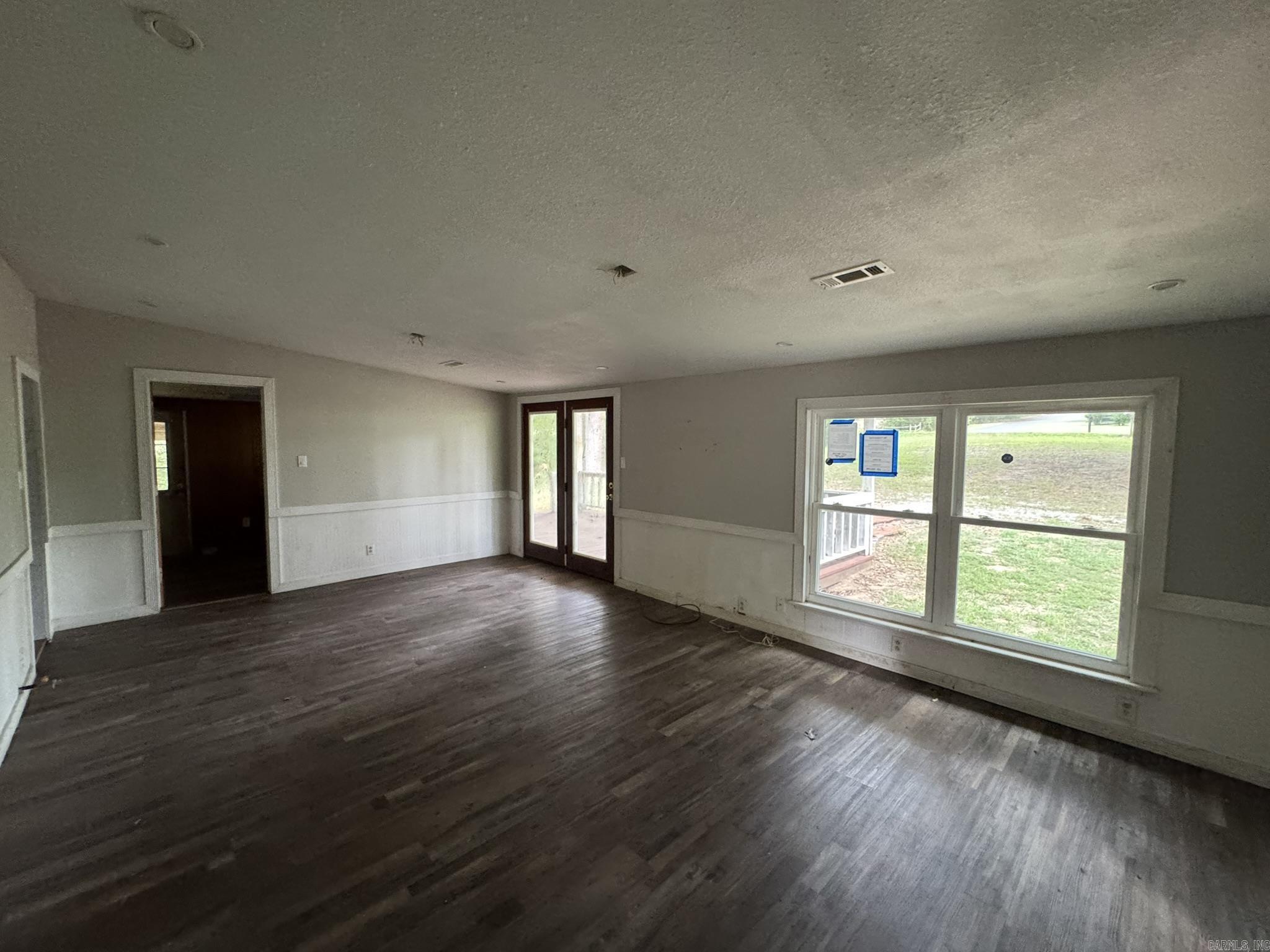 40 Lorene Street Property Photo 3
