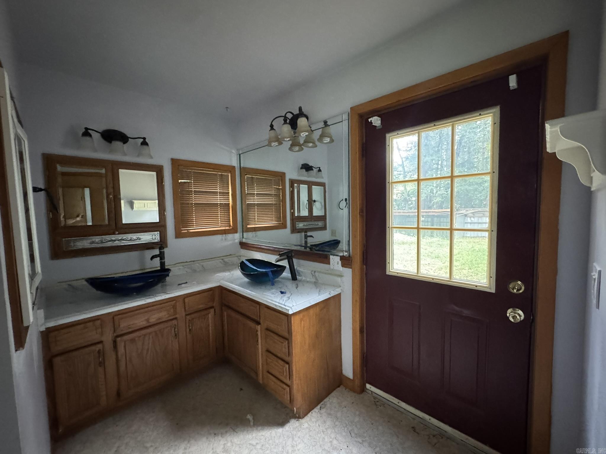 40 Lorene Street Property Photo 8