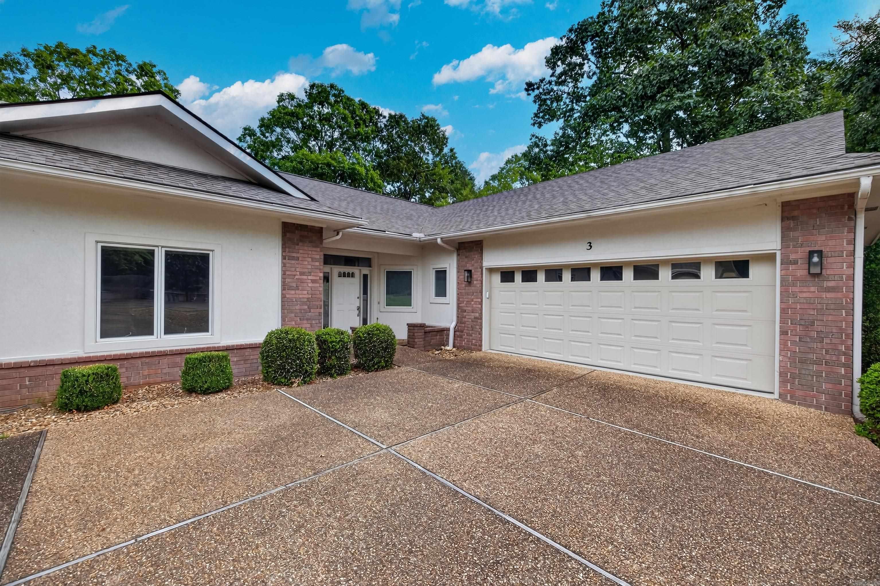 3 Magellan Circle Property Photo 3