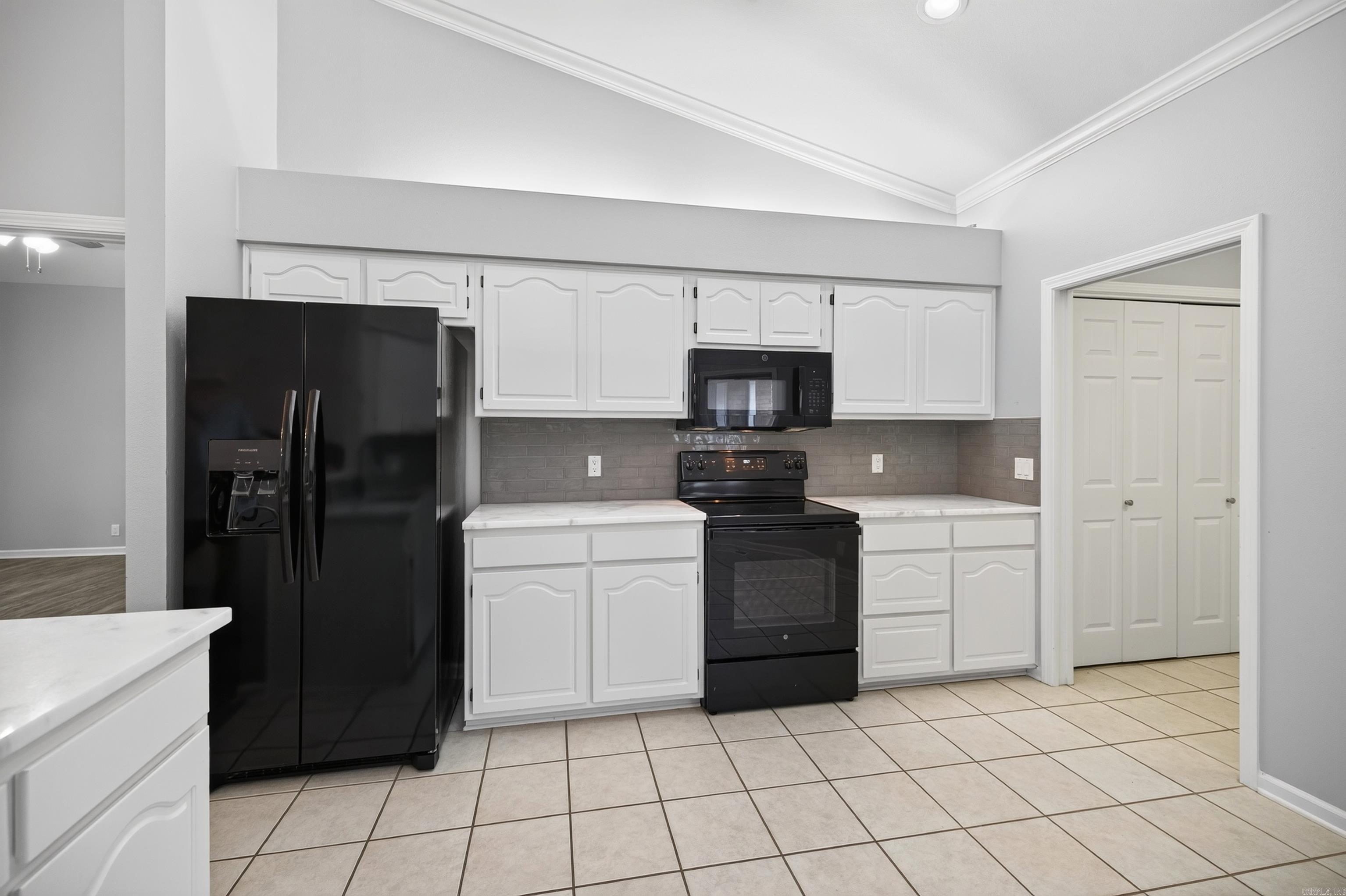 3 Magellan Circle Property Photo 15