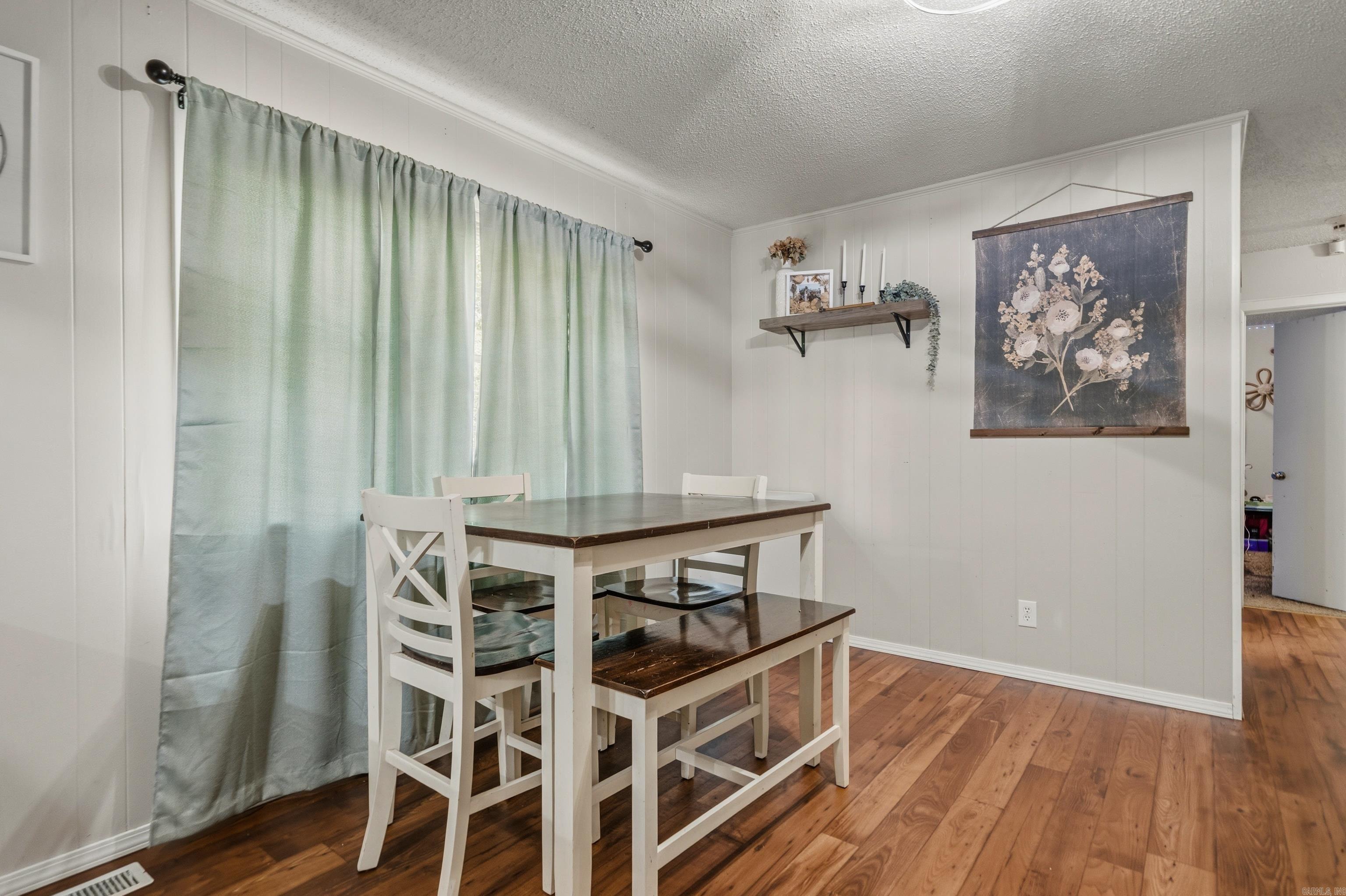 104 Clyde Property Photo 10