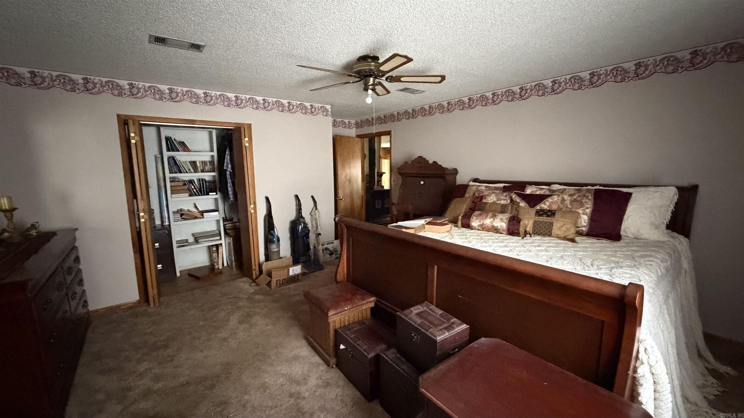 9211 Casey Lane Property Photo 11