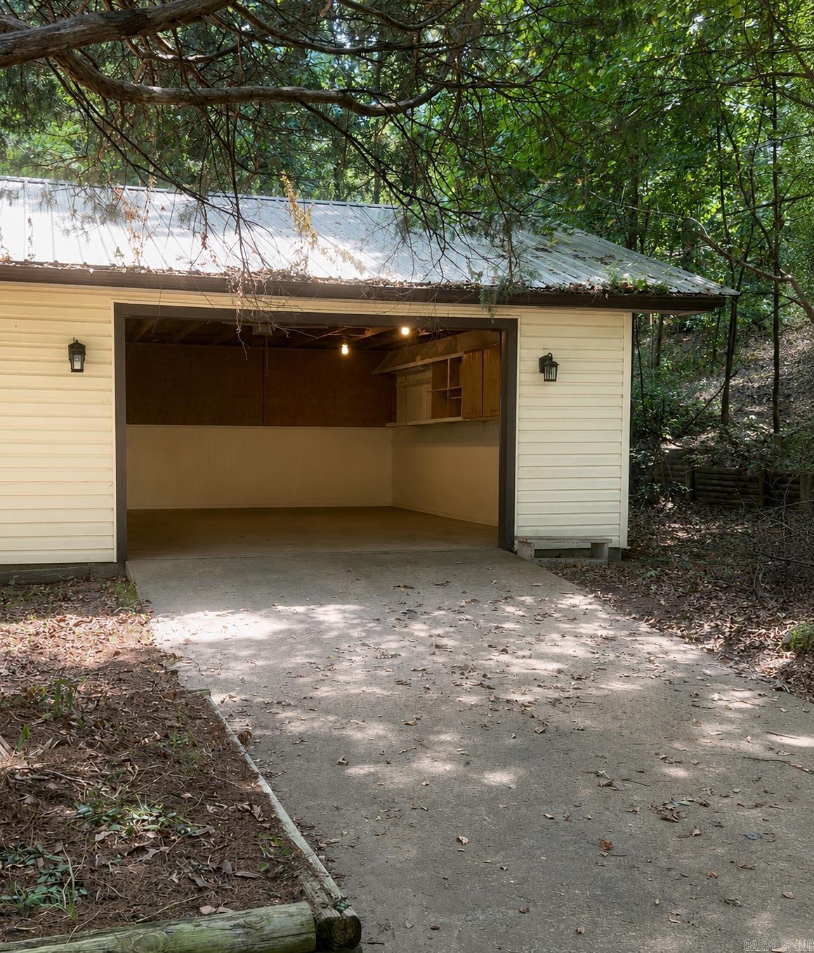 911 Roselee Drive Property Photo 21
