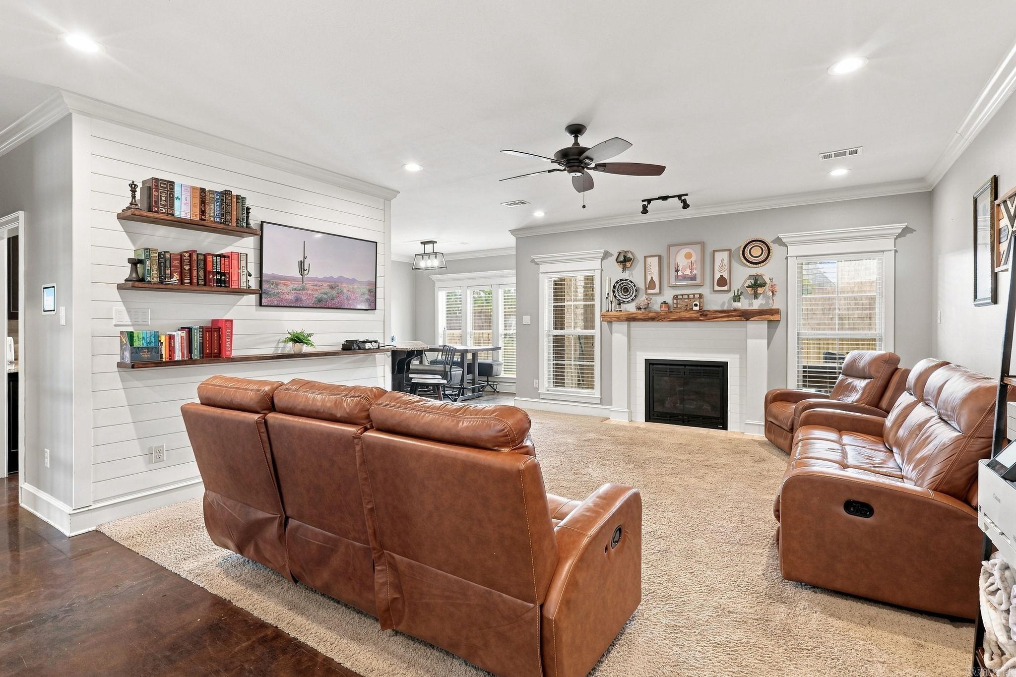 2815 Gulfshore Drive Property Photo 5