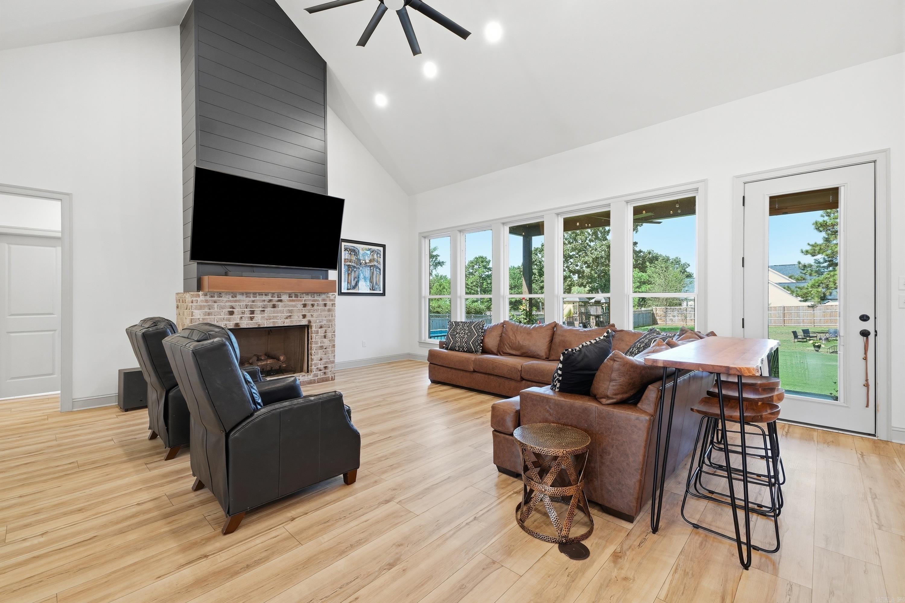 98 Hargrove Road Property Photo 4