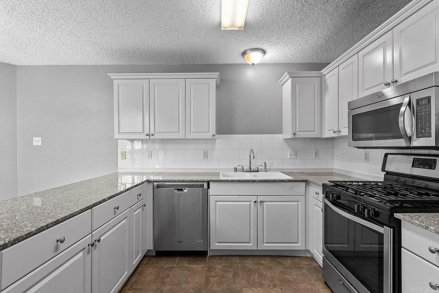 12926 Westglen Drive Property Photo 7
