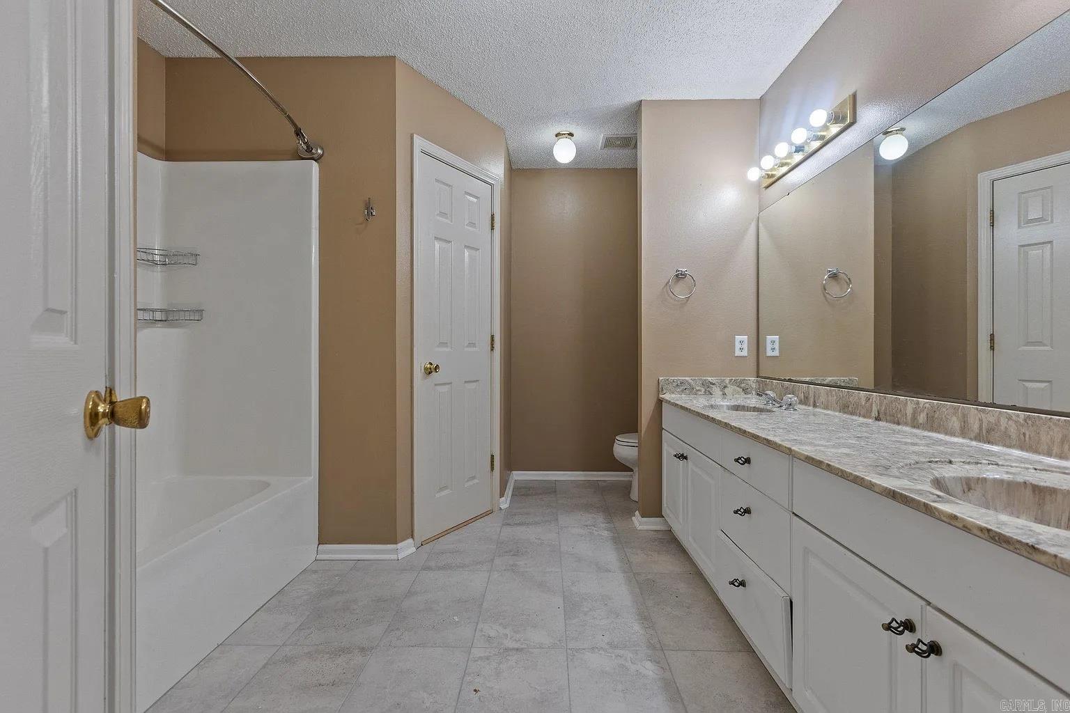 12926 Westglen Drive Property Photo 10