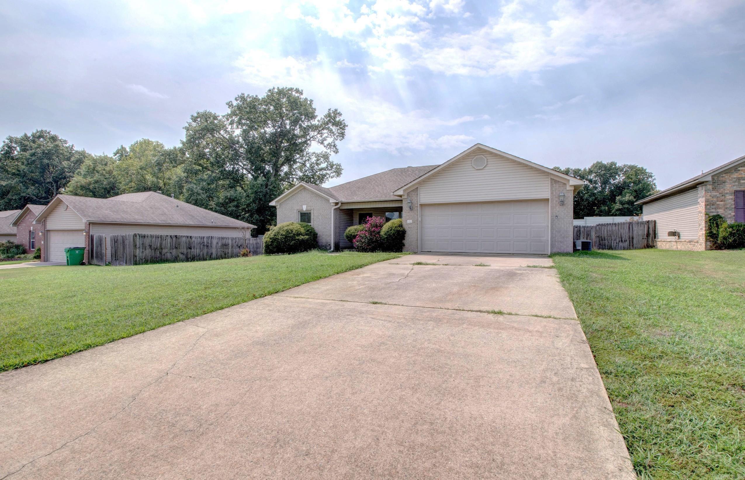 32 Seminole Circle Property Photo 3