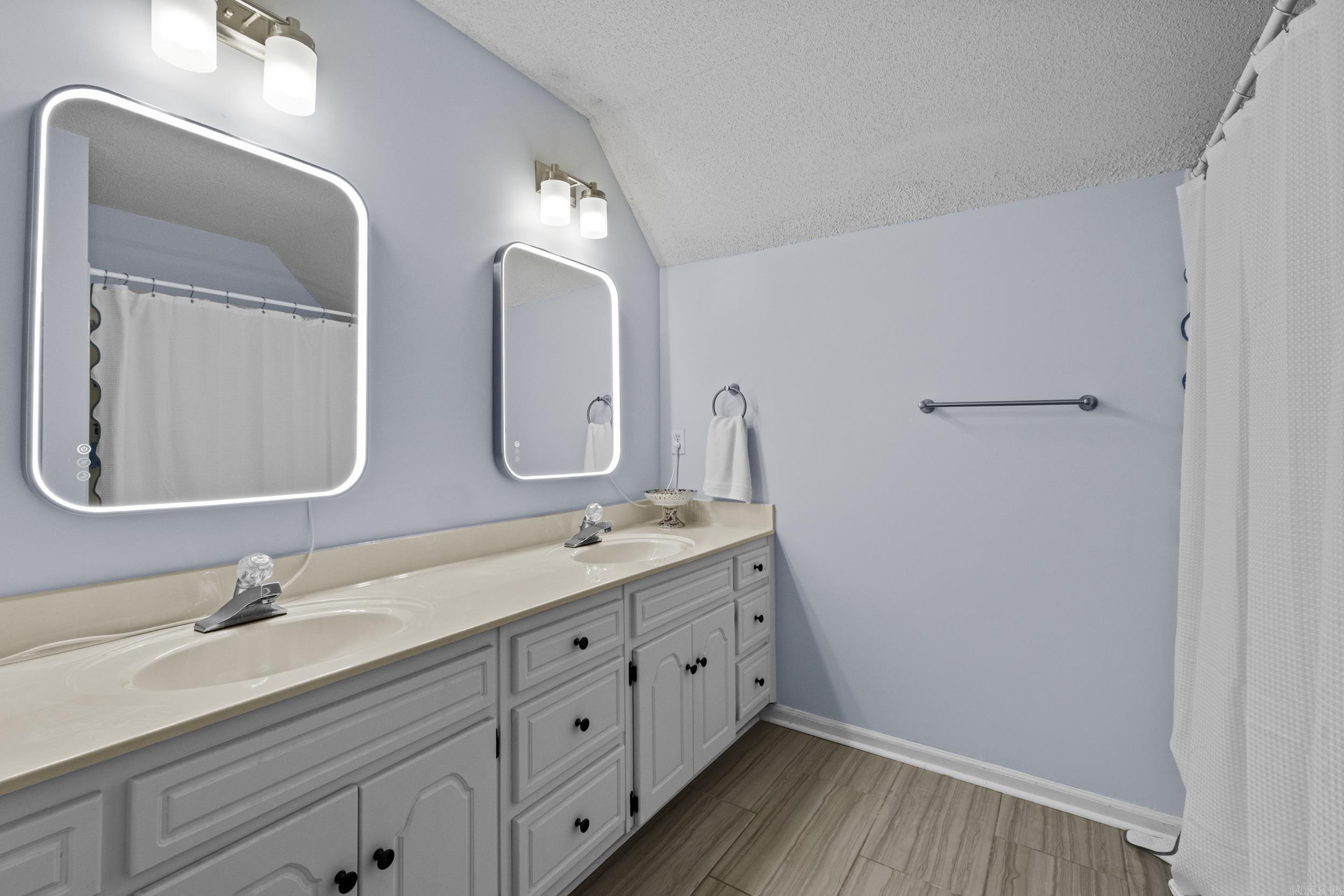15 Tennyson Court Property Photo 31