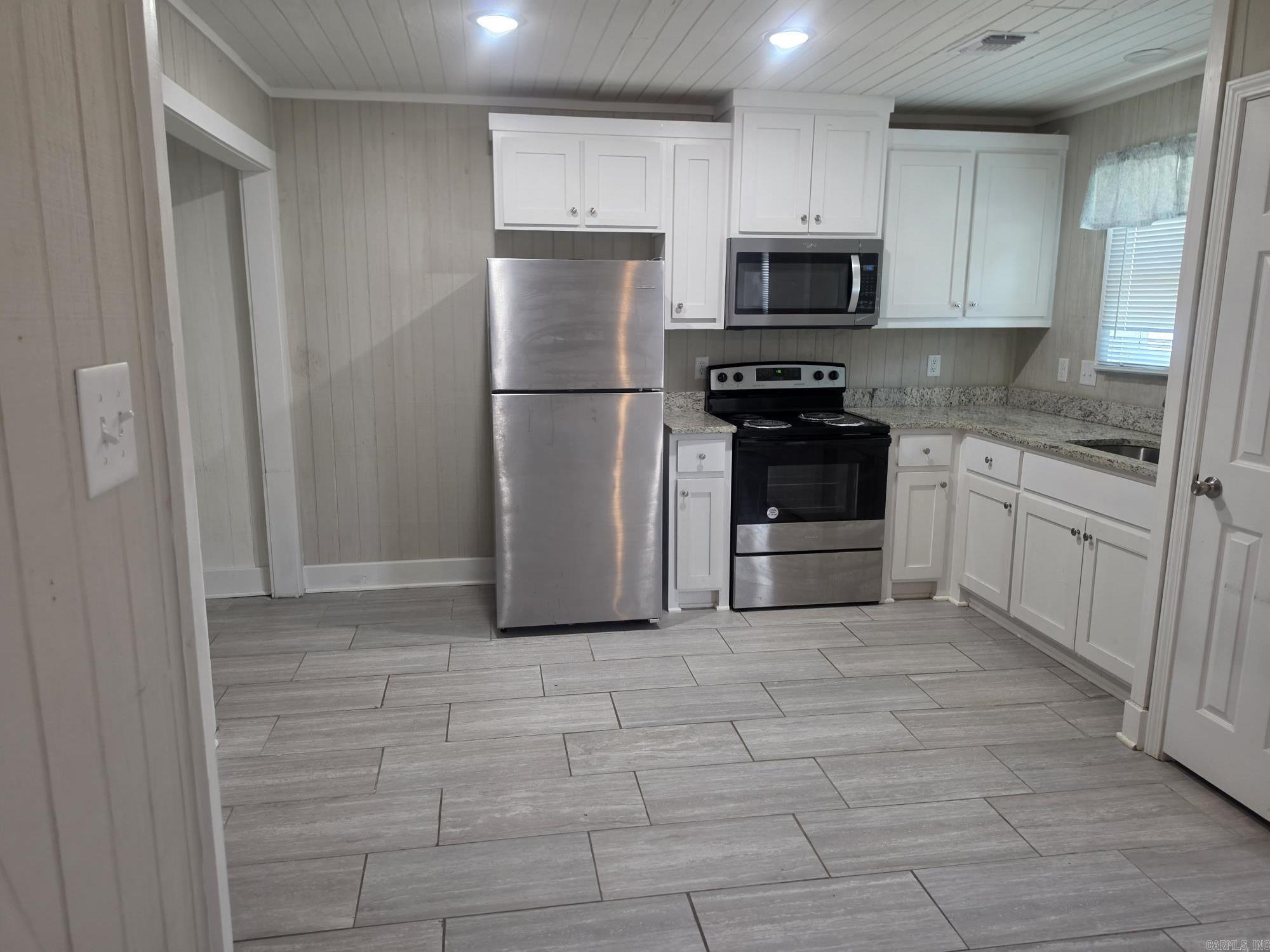 8201 & 8205 1st Street Property Photo 5