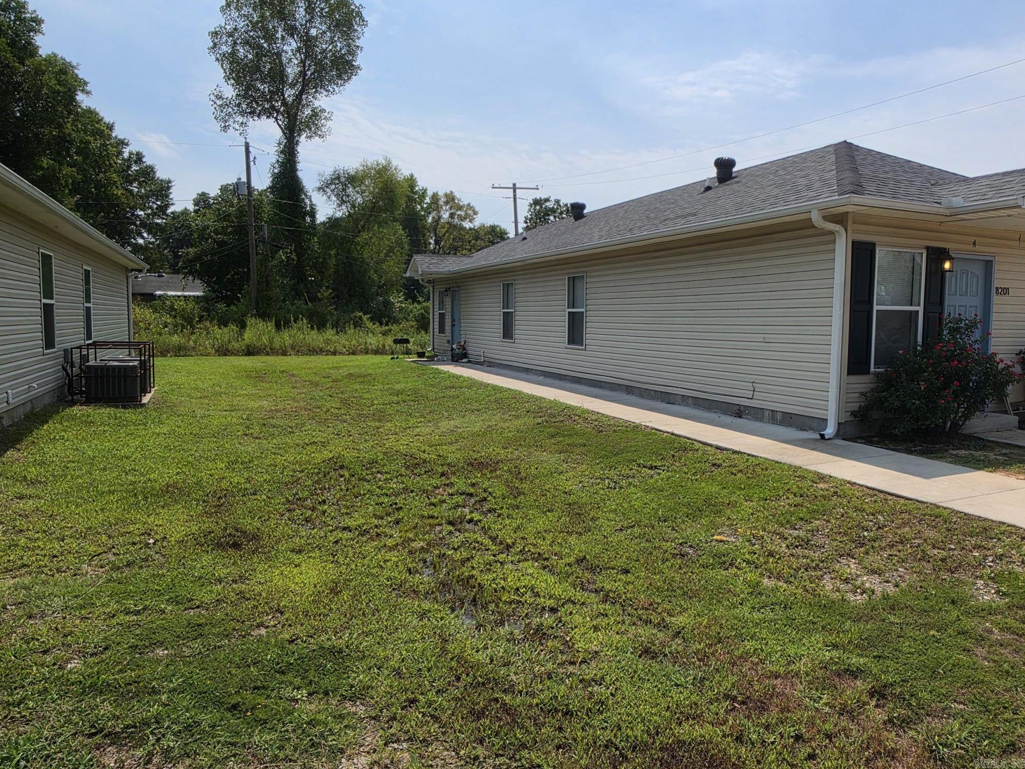 8201 & 8205 1st Street Property Photo 11