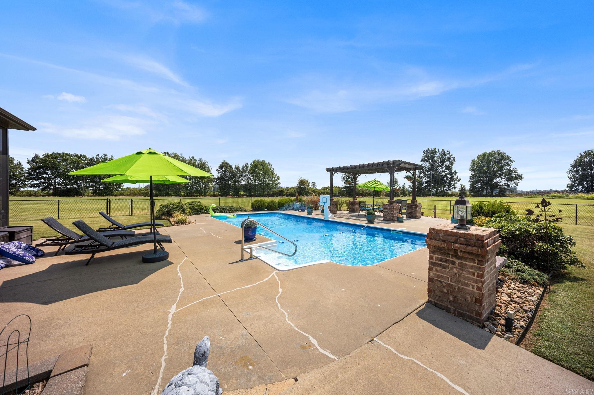 45 Prairie Crossing Cove Property Photo 2