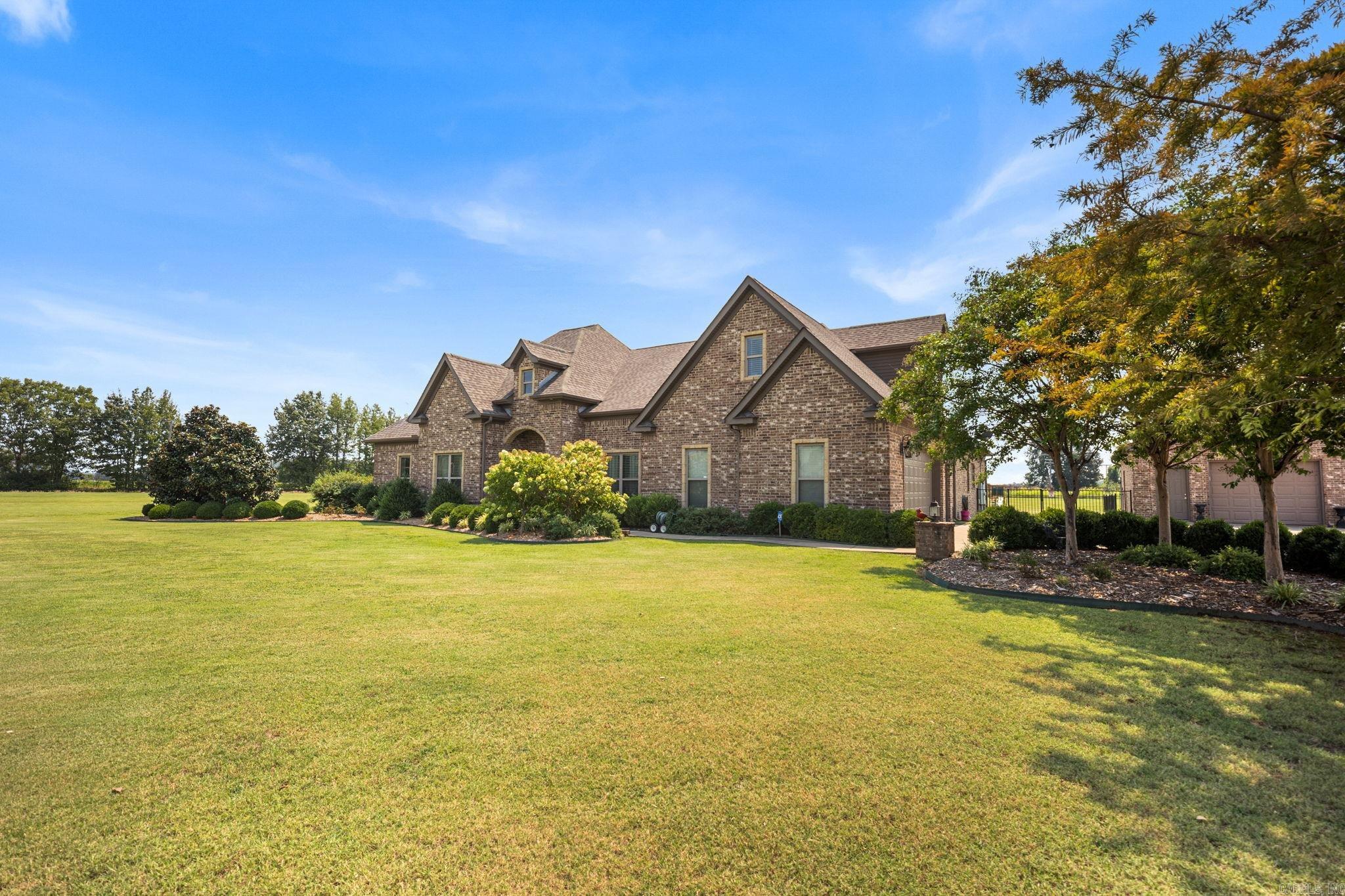 45 Prairie Crossing Cove Property Photo 5