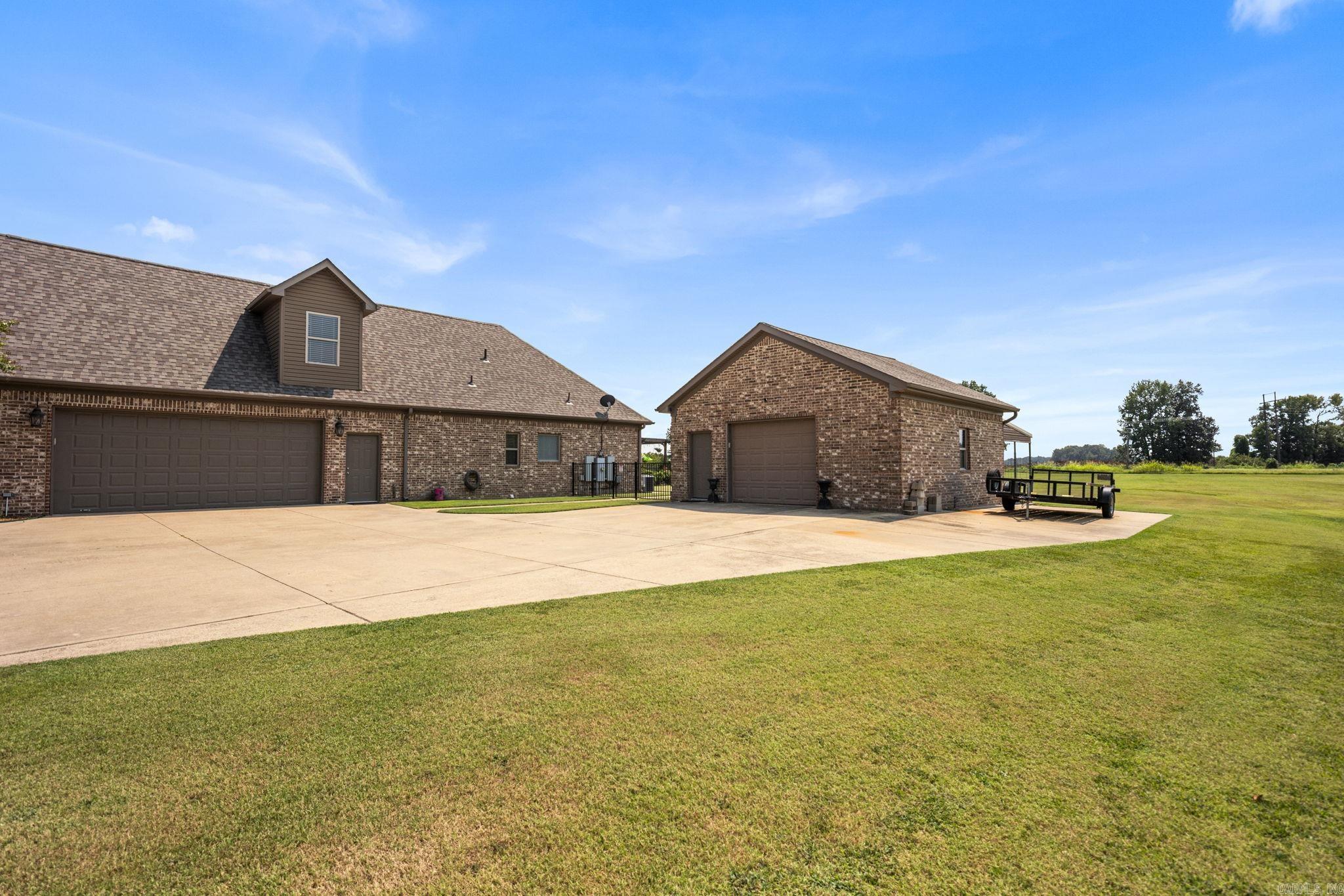 45 Prairie Crossing Cove Property Photo 6