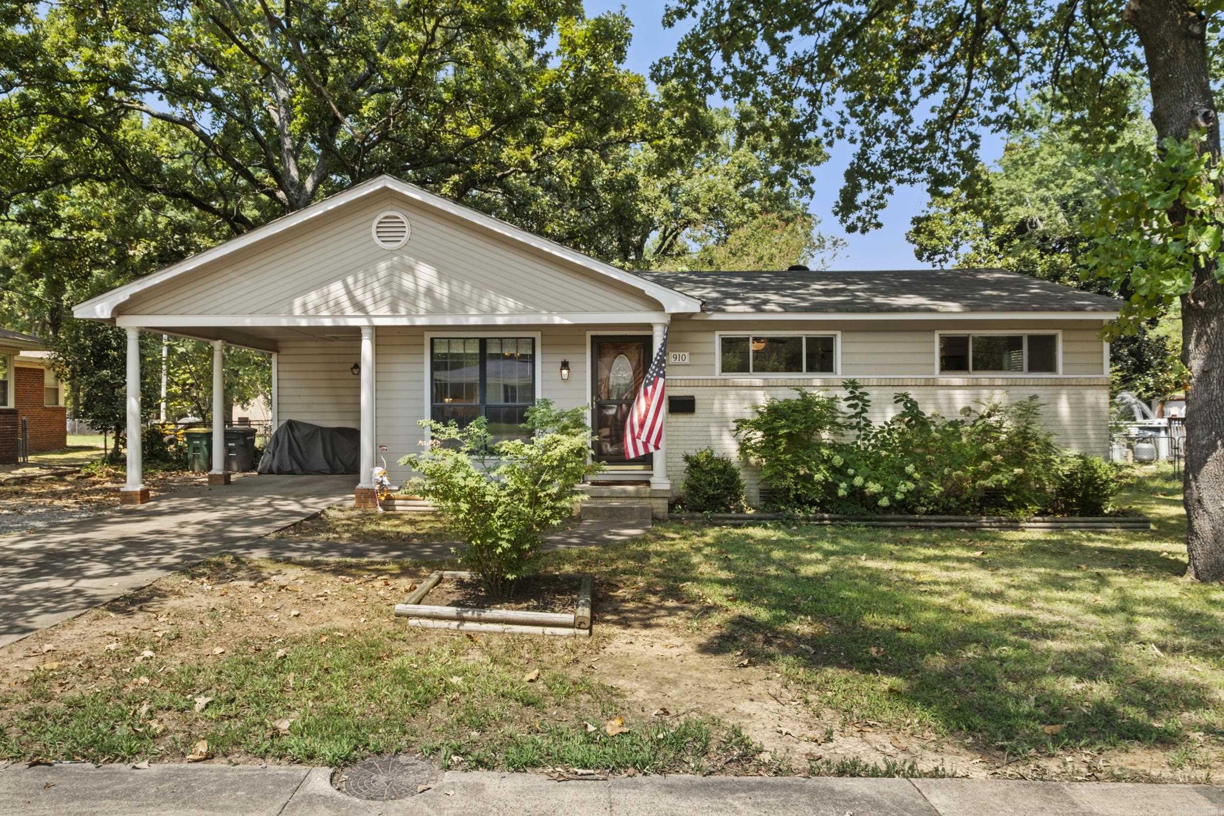 910 Wildwood Avenue Property Photo 1
