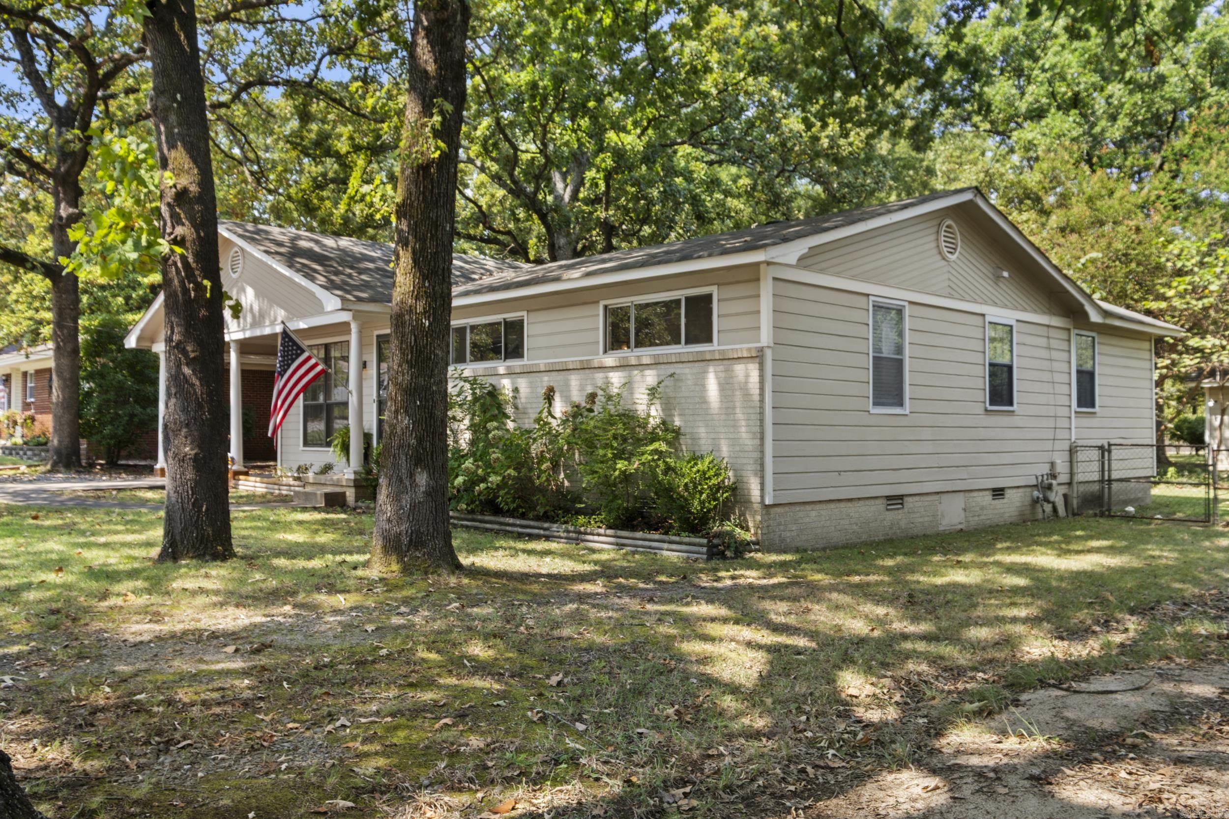 910 Wildwood Avenue Property Photo 3