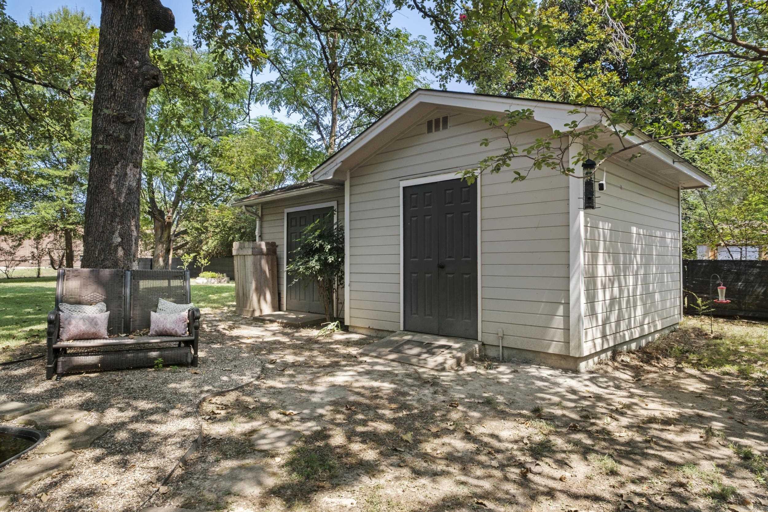 910 Wildwood Avenue Property Photo 37
