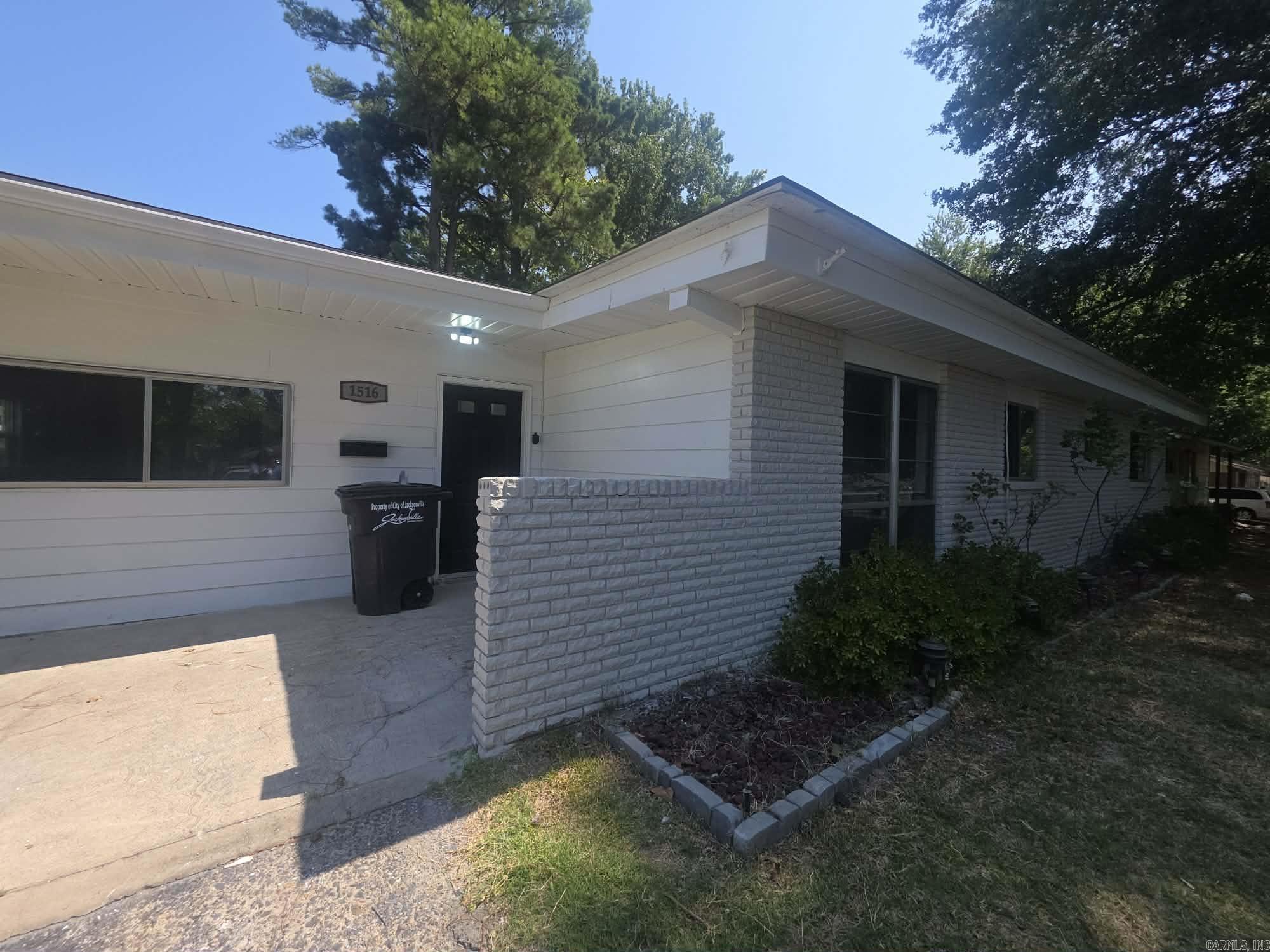1516 Gregory Street Property Photo 2