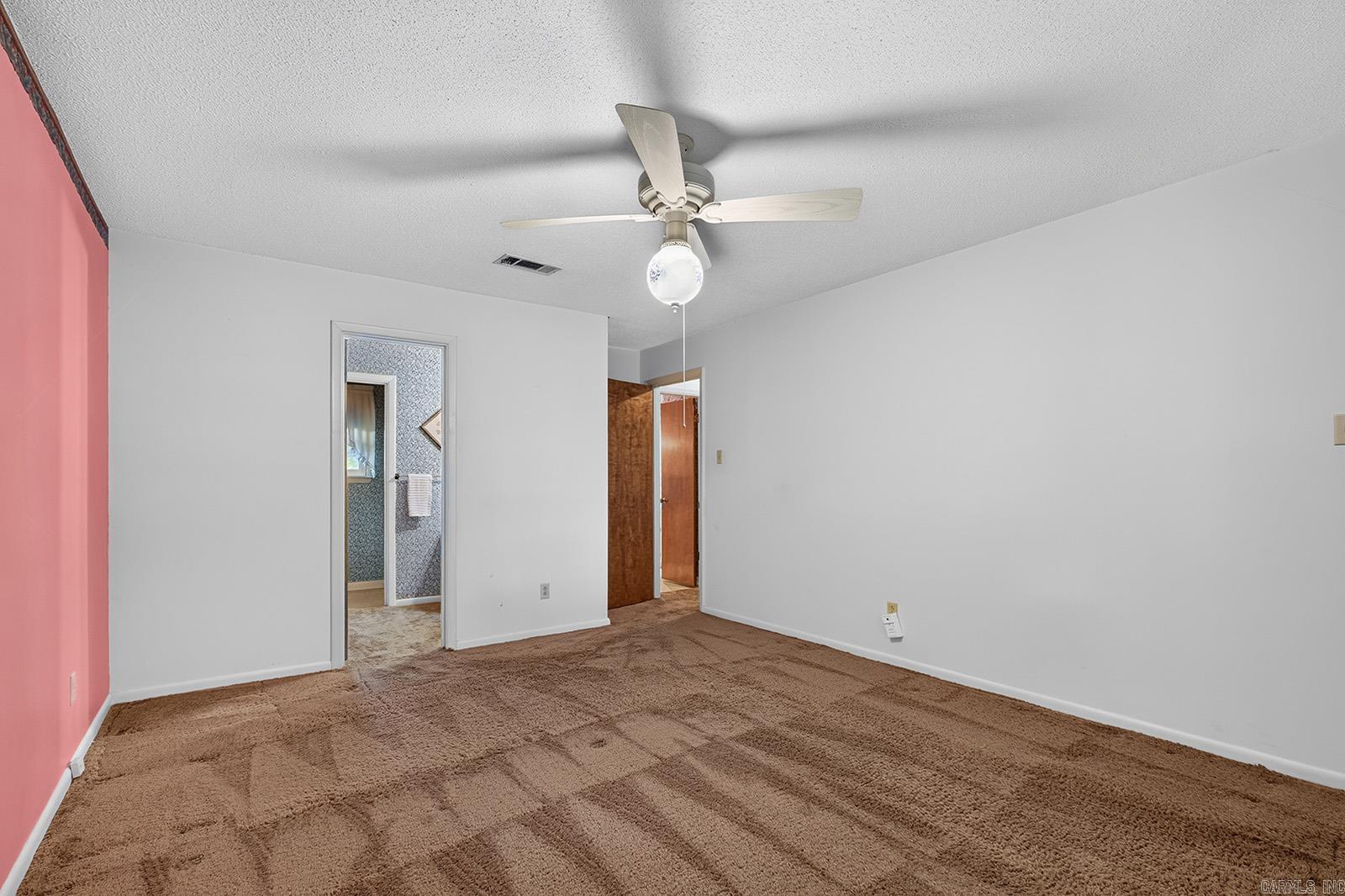 37 Cardinal Valley Drive Property Photo 13