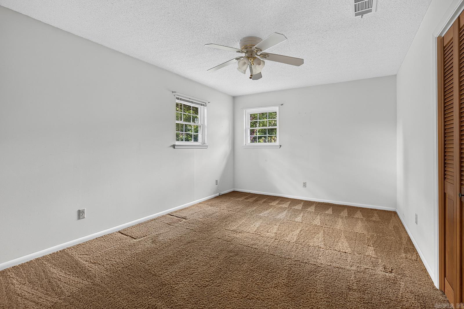 37 Cardinal Valley Drive Property Photo 17