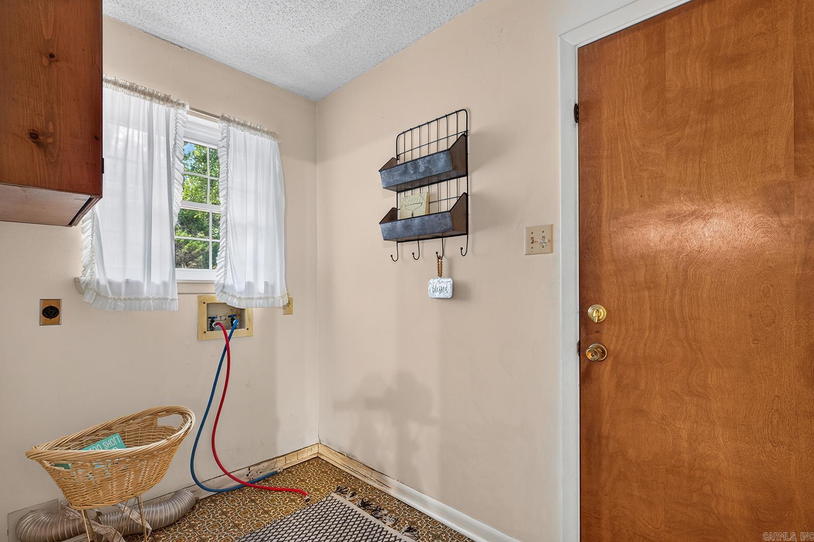 37 Cardinal Valley Drive Property Photo 19