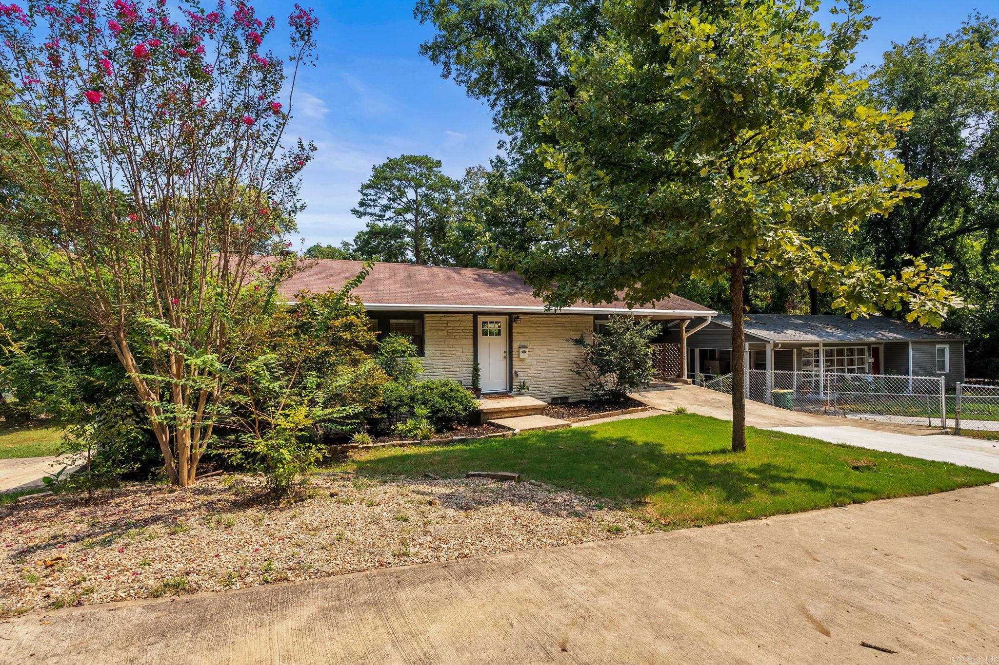 2016 Durwood Road Property Photo 2