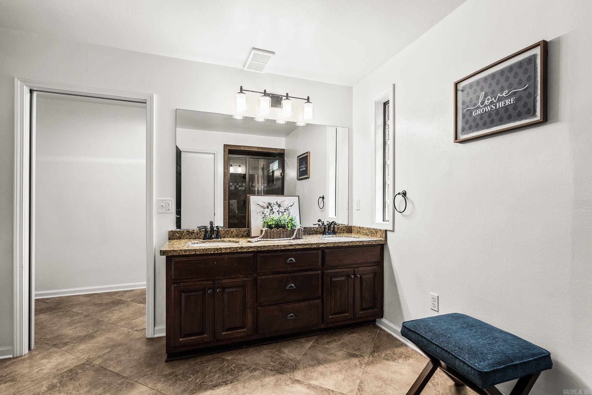 2016 Durwood Road Property Photo 26