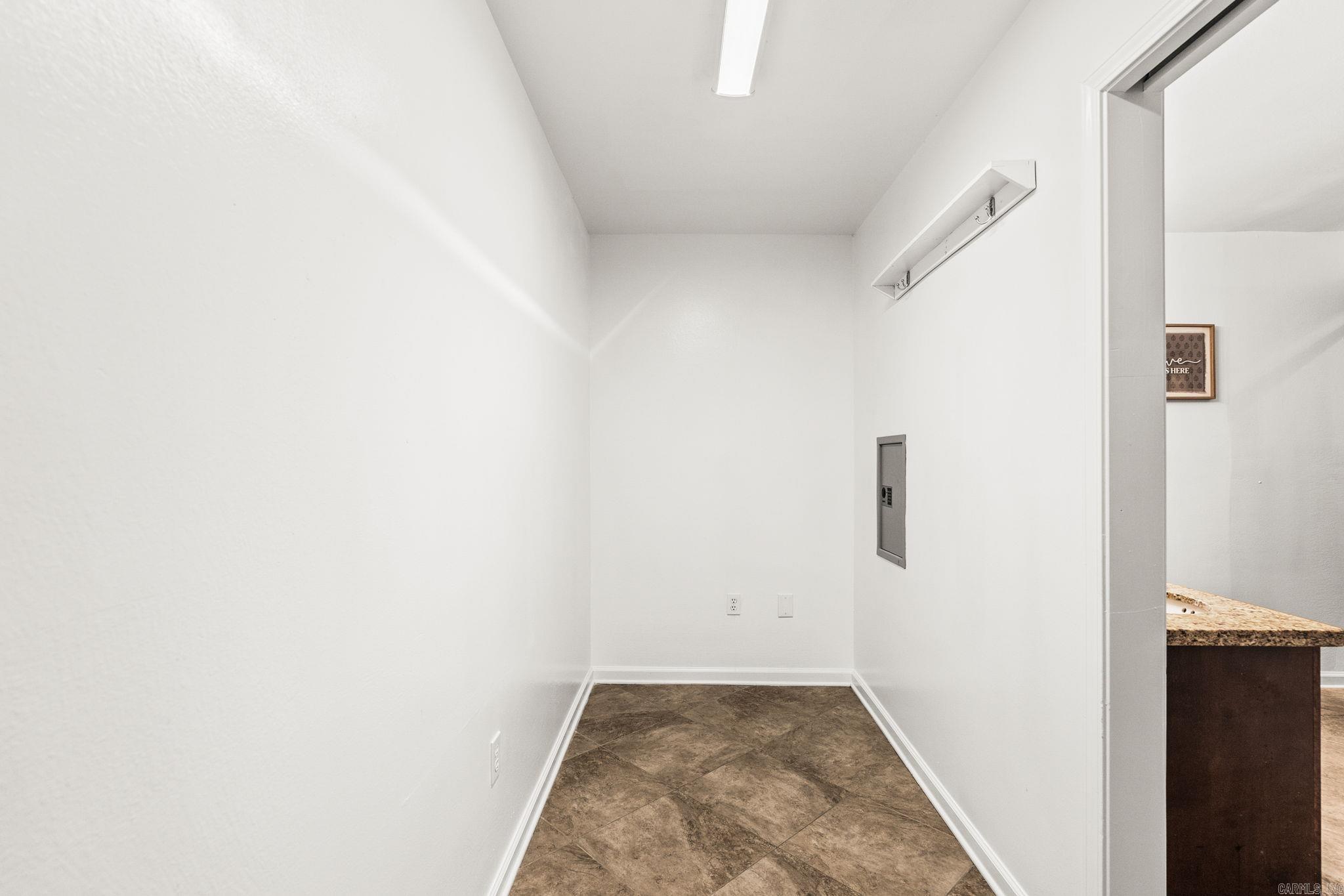 2016 Durwood Road Property Photo 27