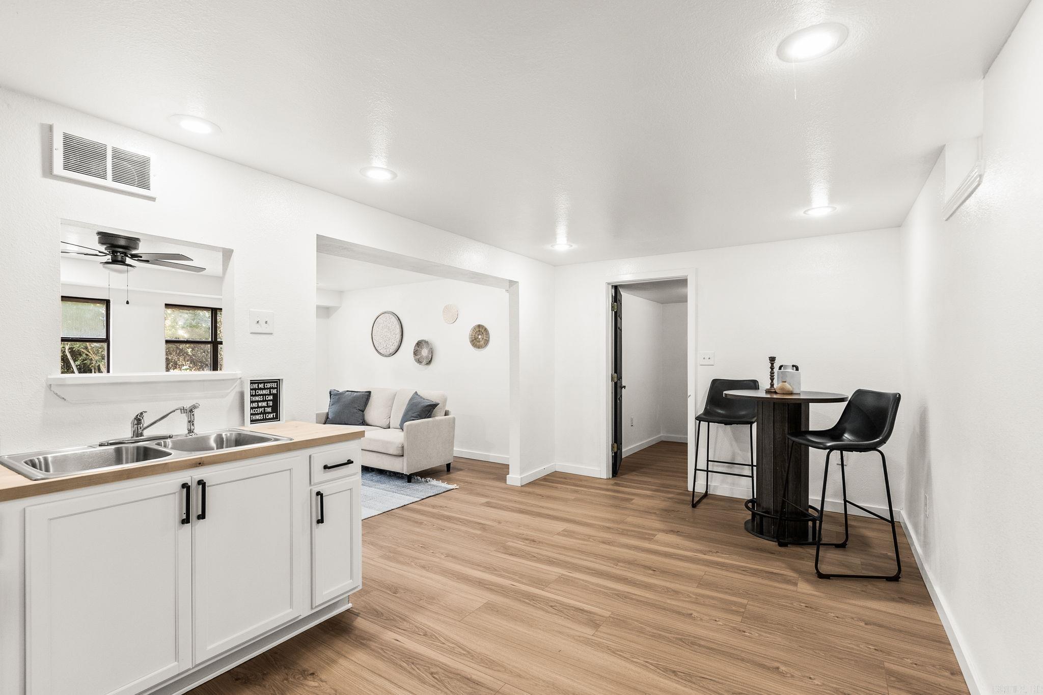 2016 Durwood Road Property Photo 28